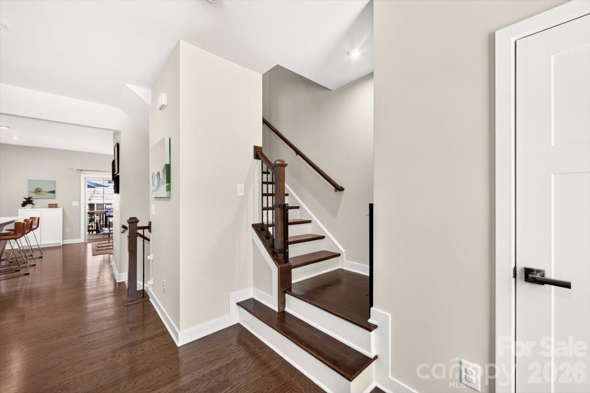 1728 Town Oak Lane