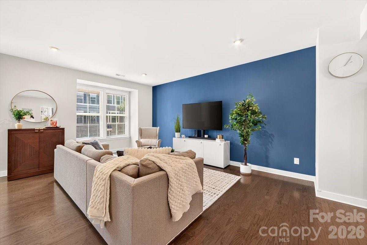 1728 Town Oak Lane