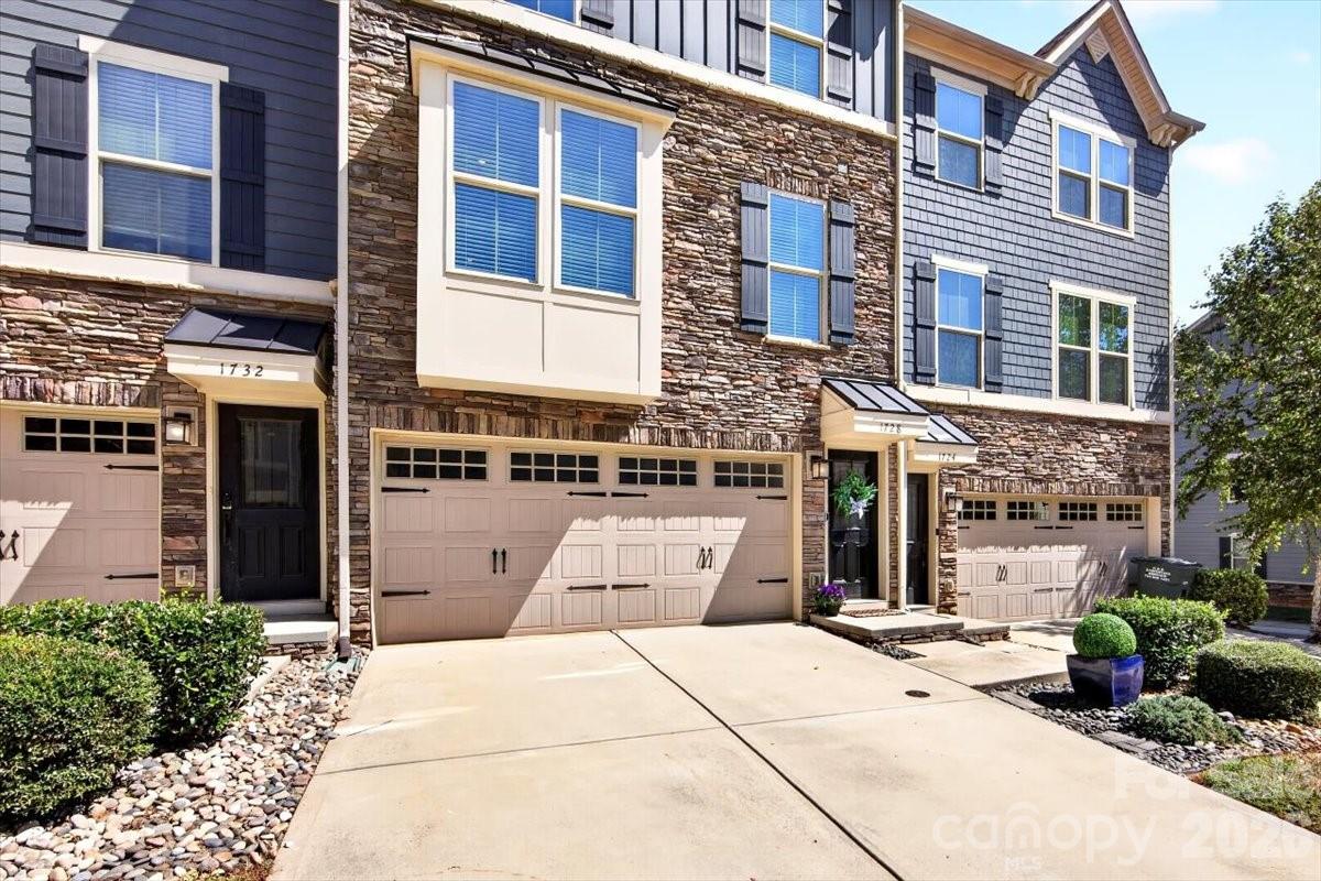 1728 Town Oak Lane