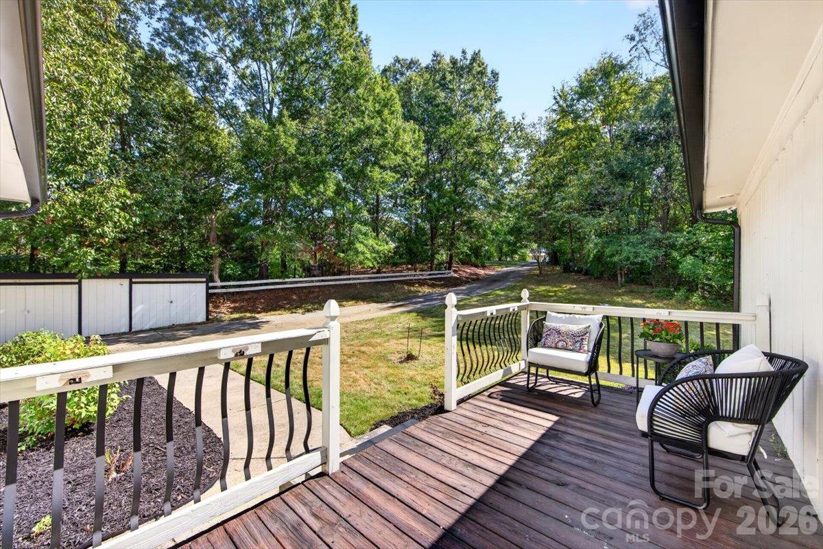 16 Cove Creek Place SE