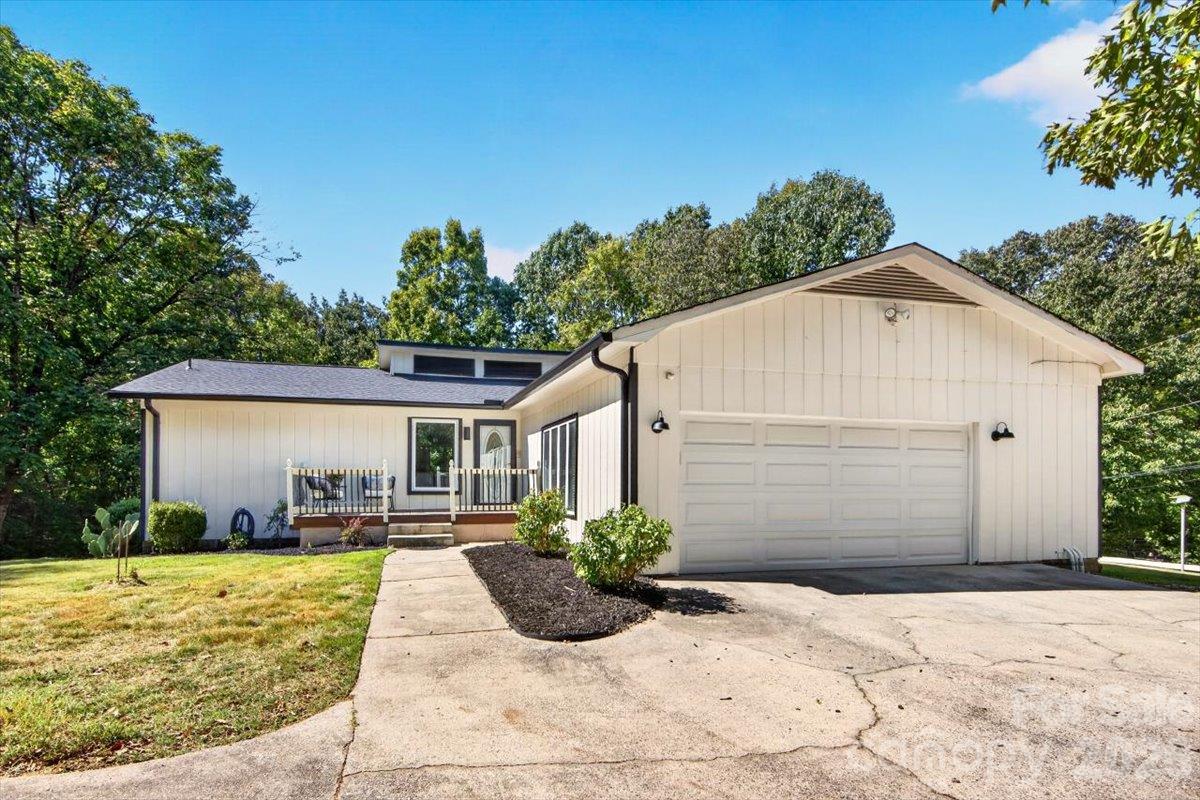 16 Cove Creek Place SE