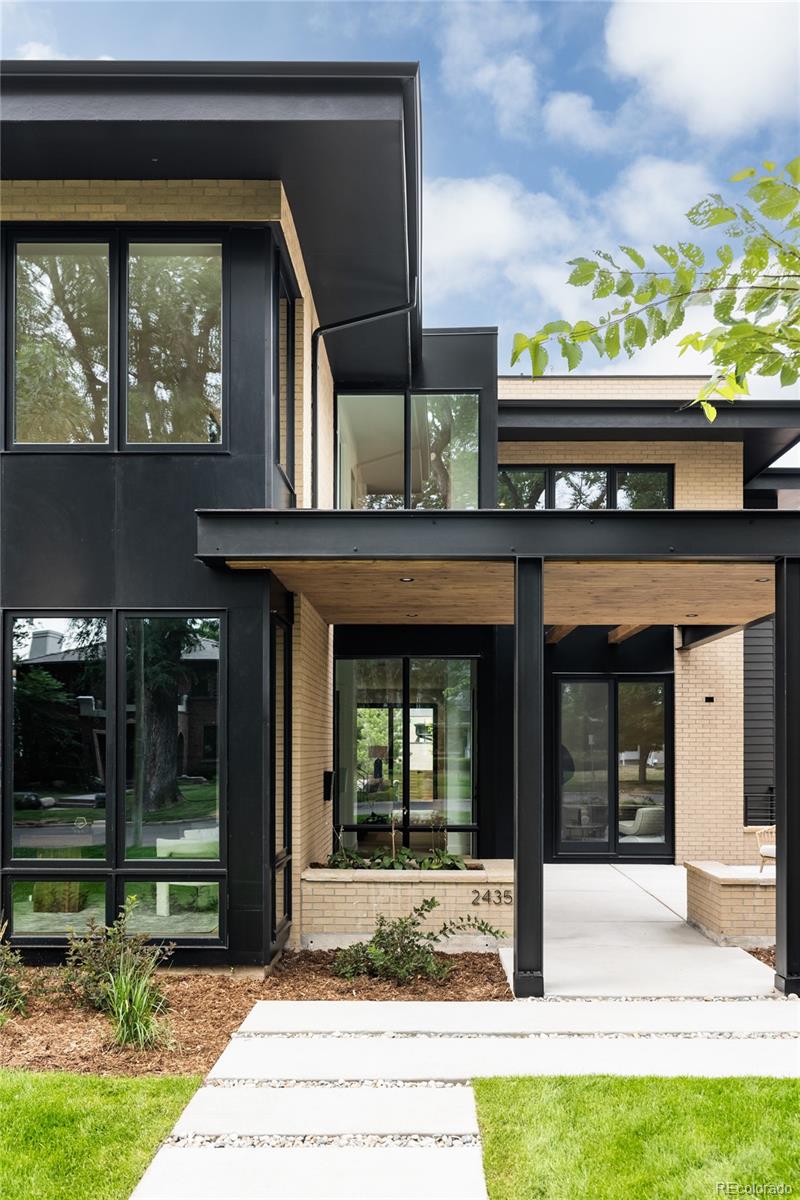 2435 S Josephine Street