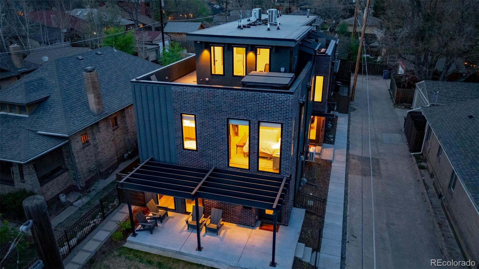 2327 W 33rd Avenue