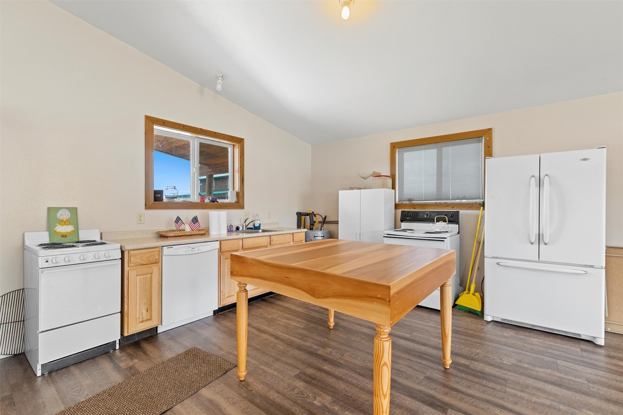 NHN Rolling Dog Ranch Lane