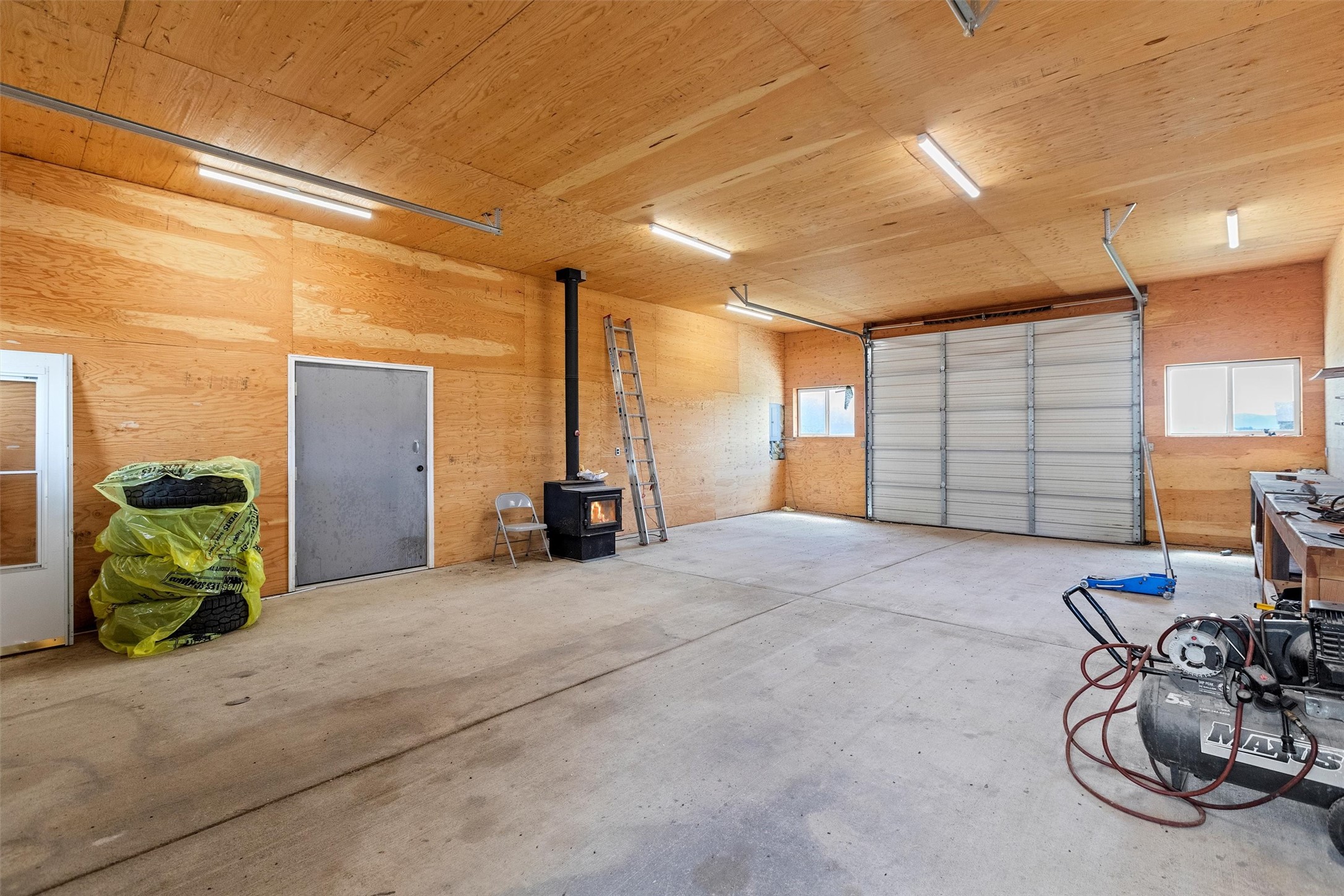 NHN Rolling Dog Ranch Lane