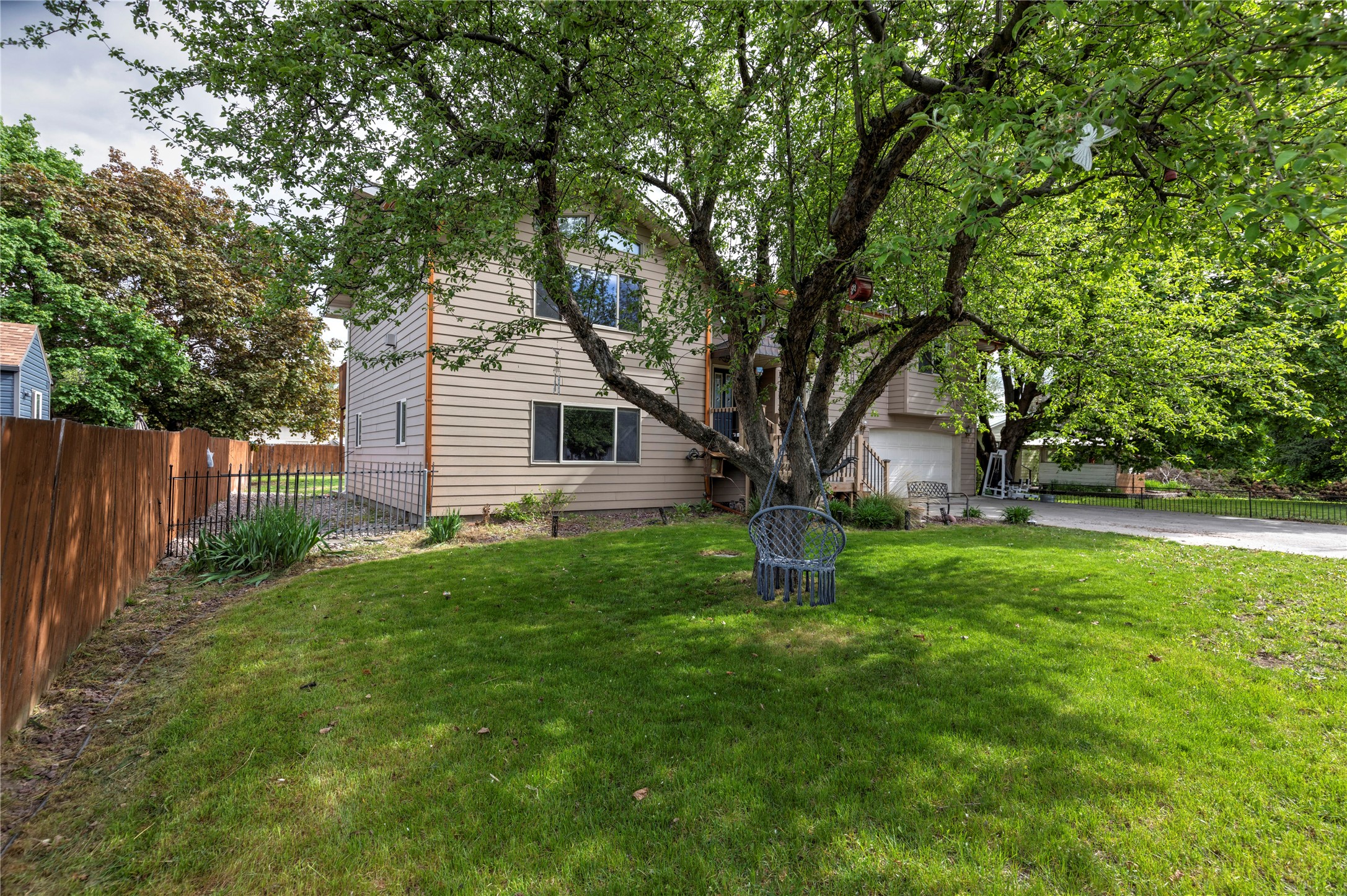 2360 River Road 2