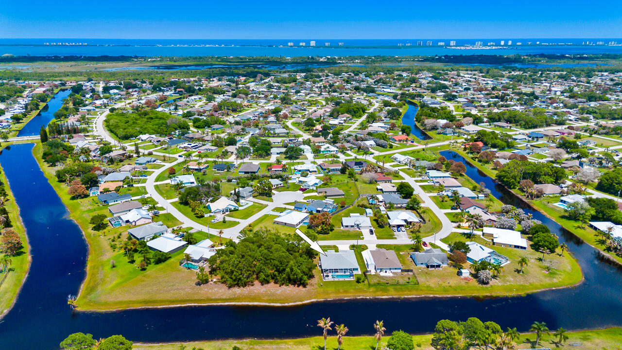 2549 SE Lyman Circle, Port St. Lucie