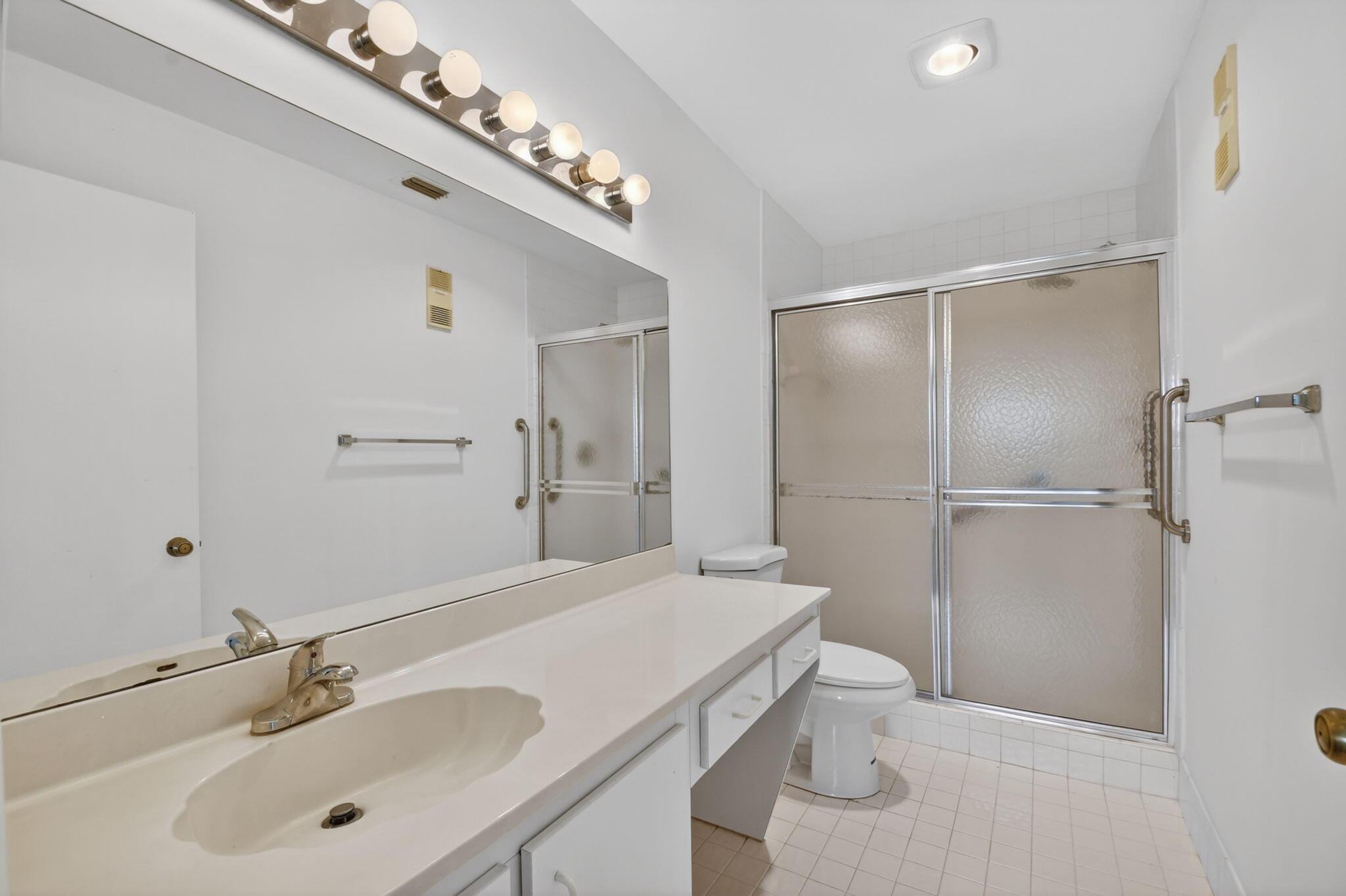 10231 N Circle Lake Drive 201