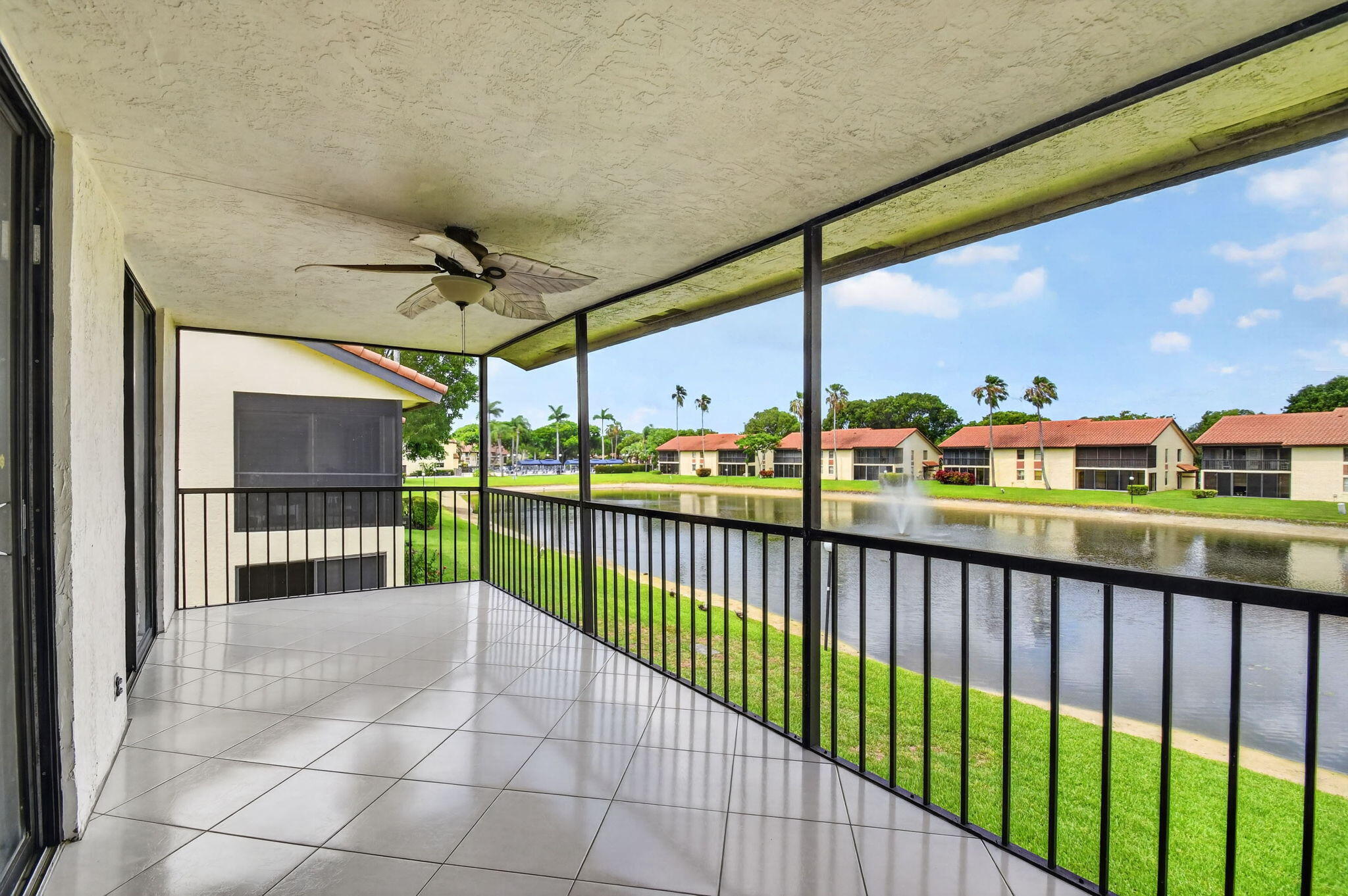 10231 N Circle Lake Drive 201
