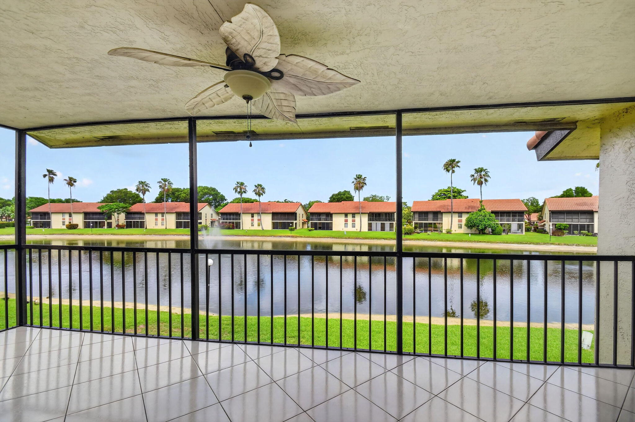 10231 N Circle Lake Drive 201