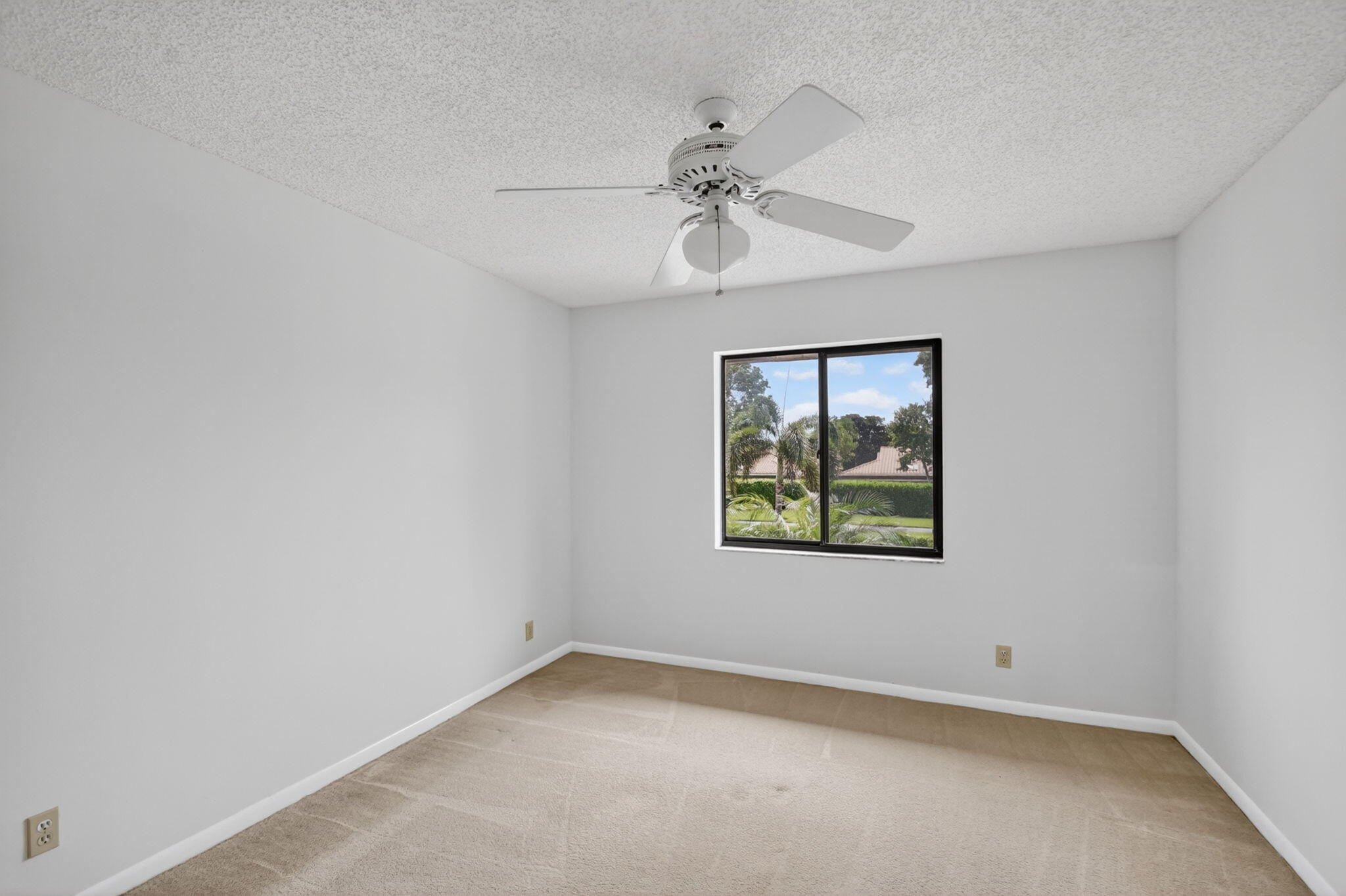 10231 N Circle Lake Drive 201