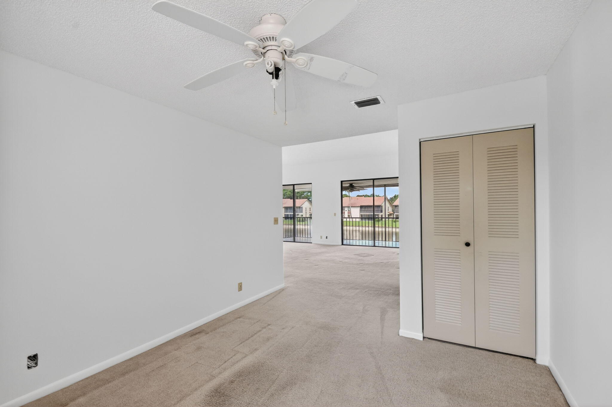 10231 N Circle Lake Drive 201