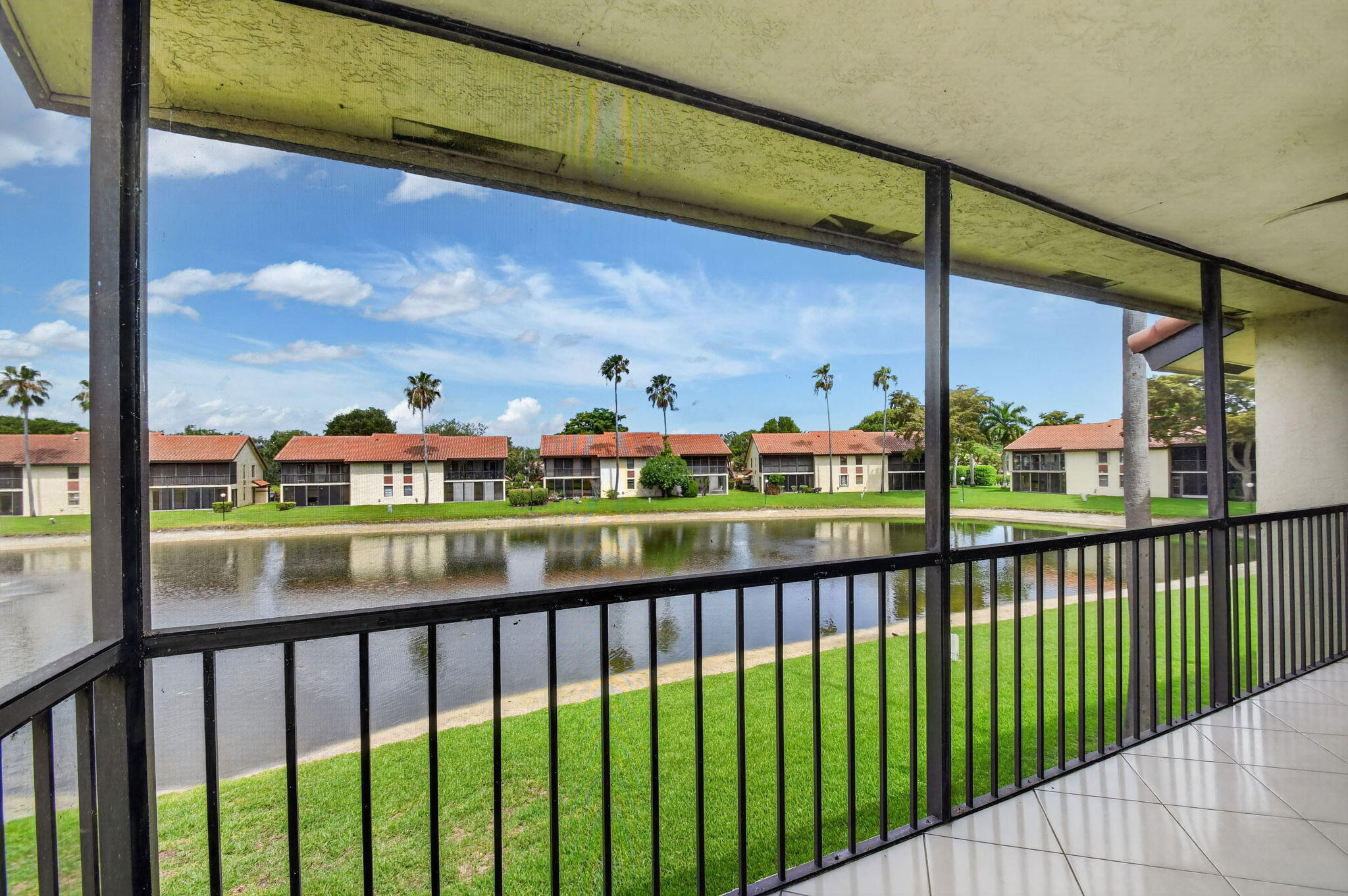 10231 N Circle Lake Drive 201