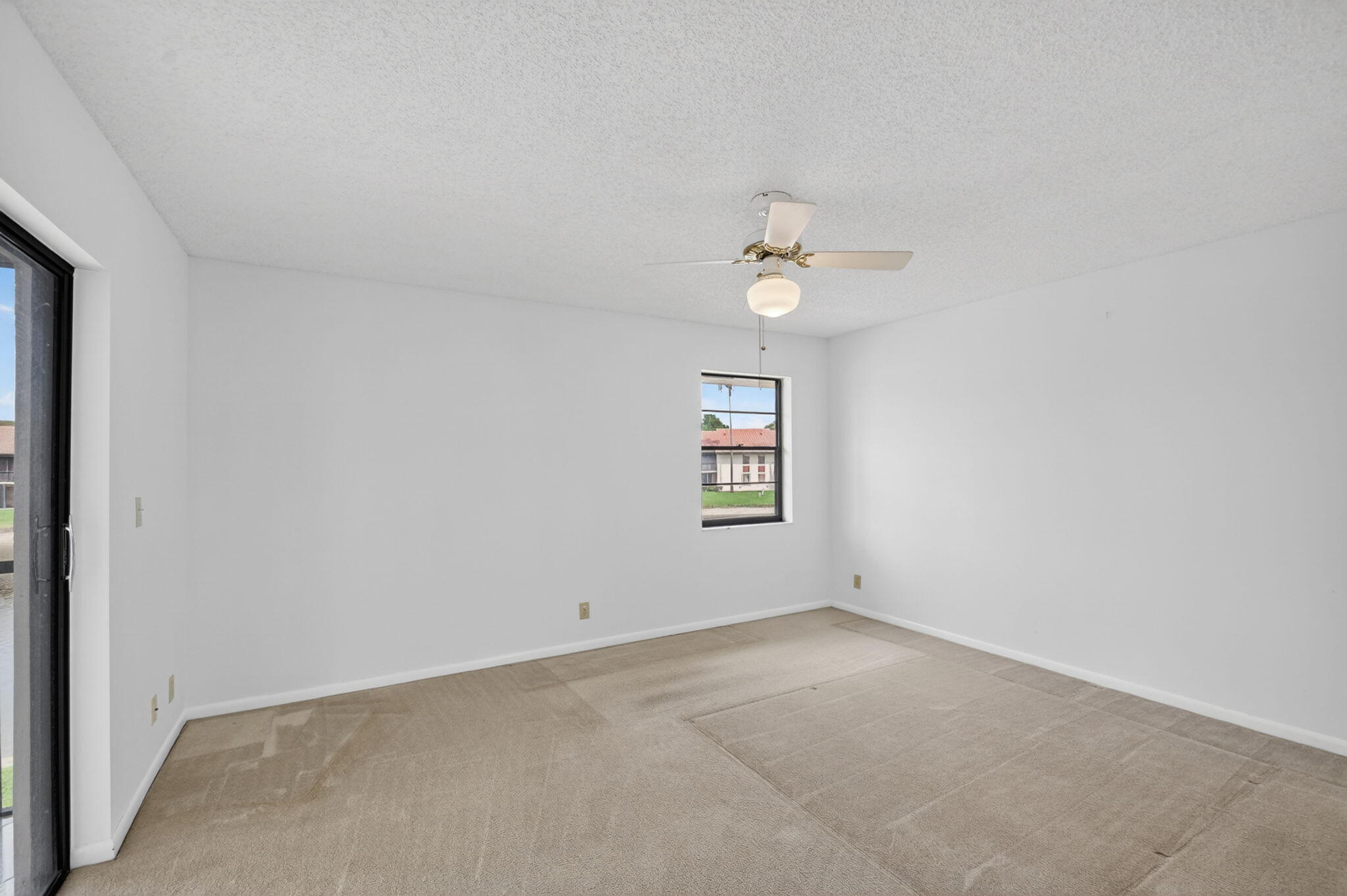 10231 N Circle Lake Drive 201