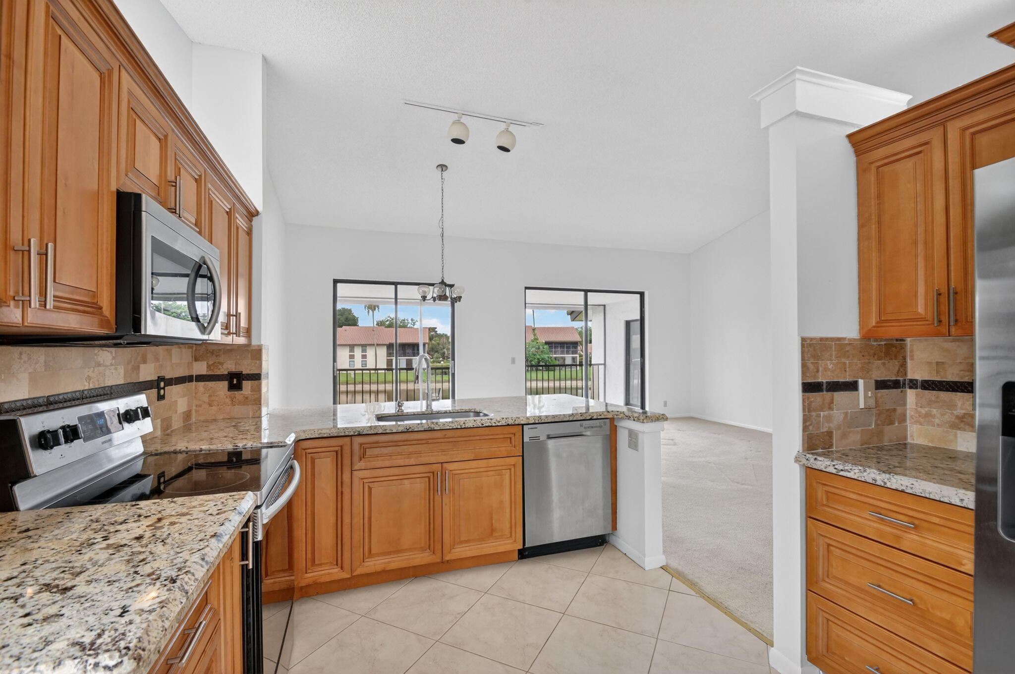 10231 N Circle Lake Drive 201