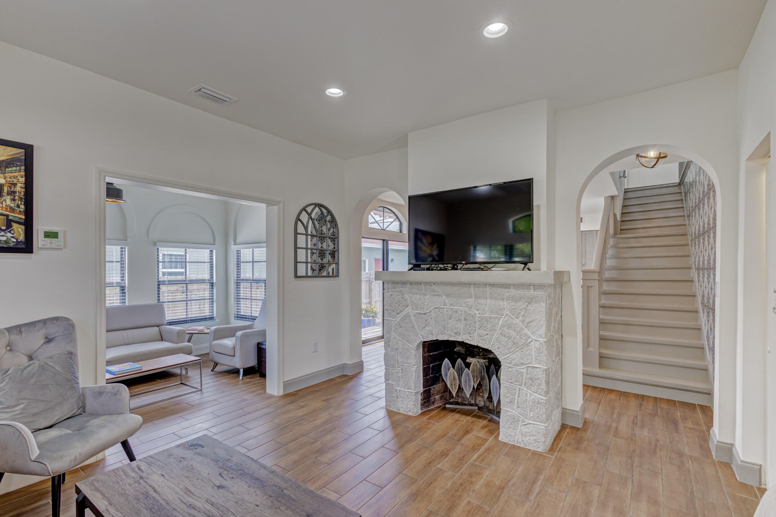 307 N Federal Highway