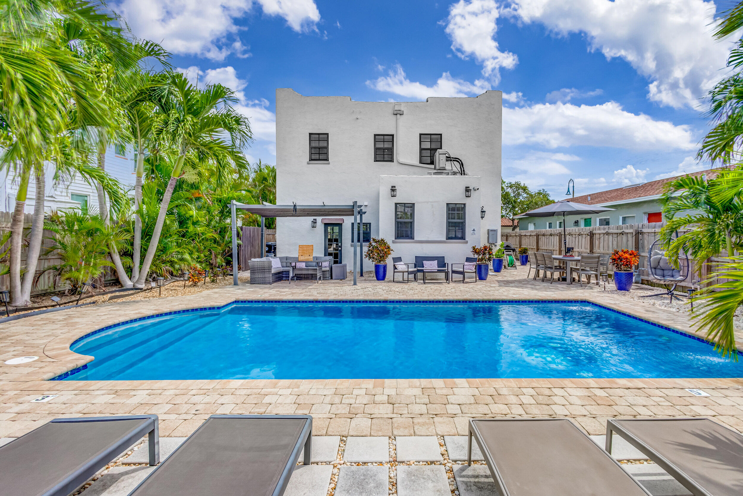 307 N Federal Highway