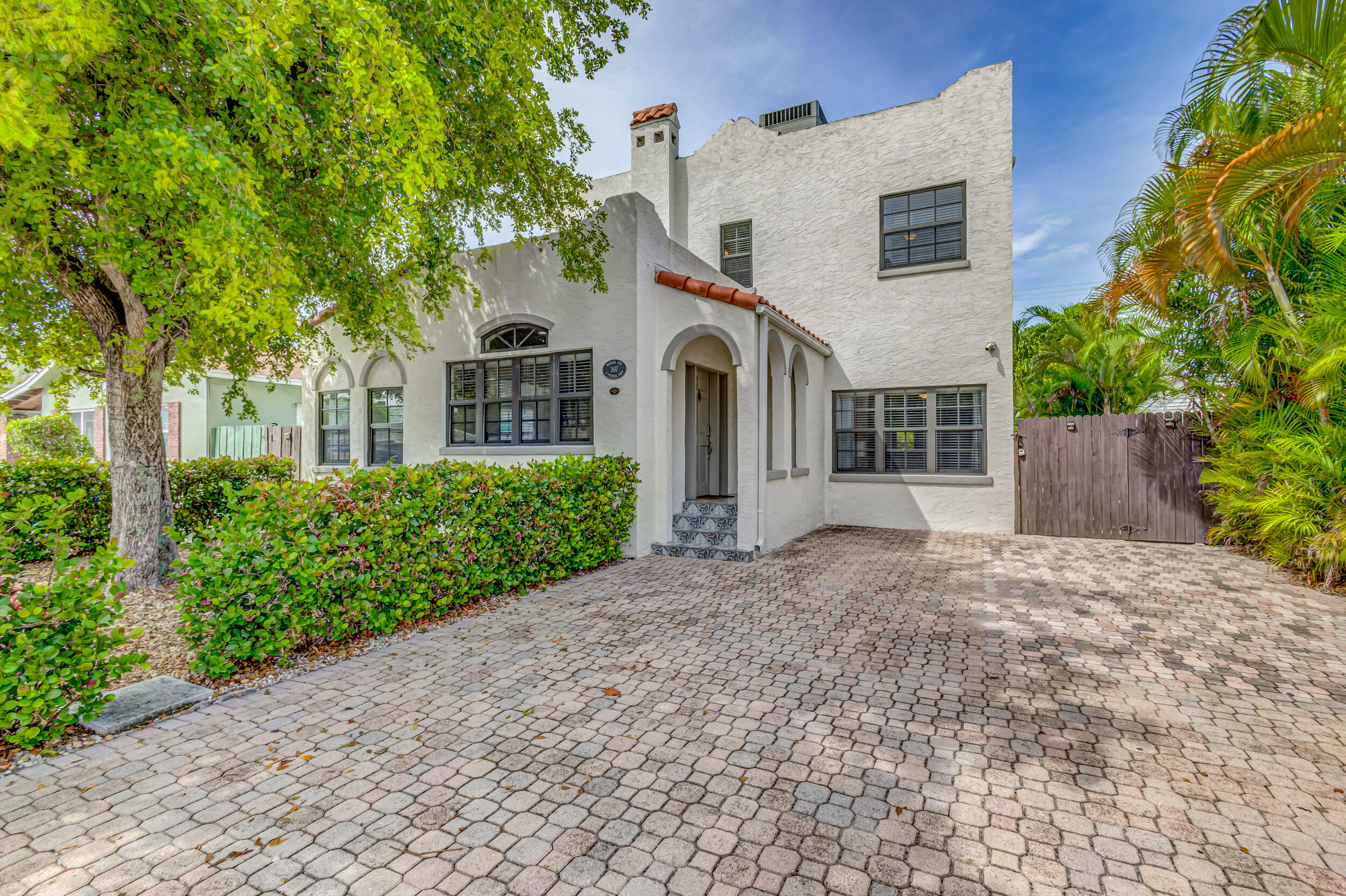 307 N Federal Highway