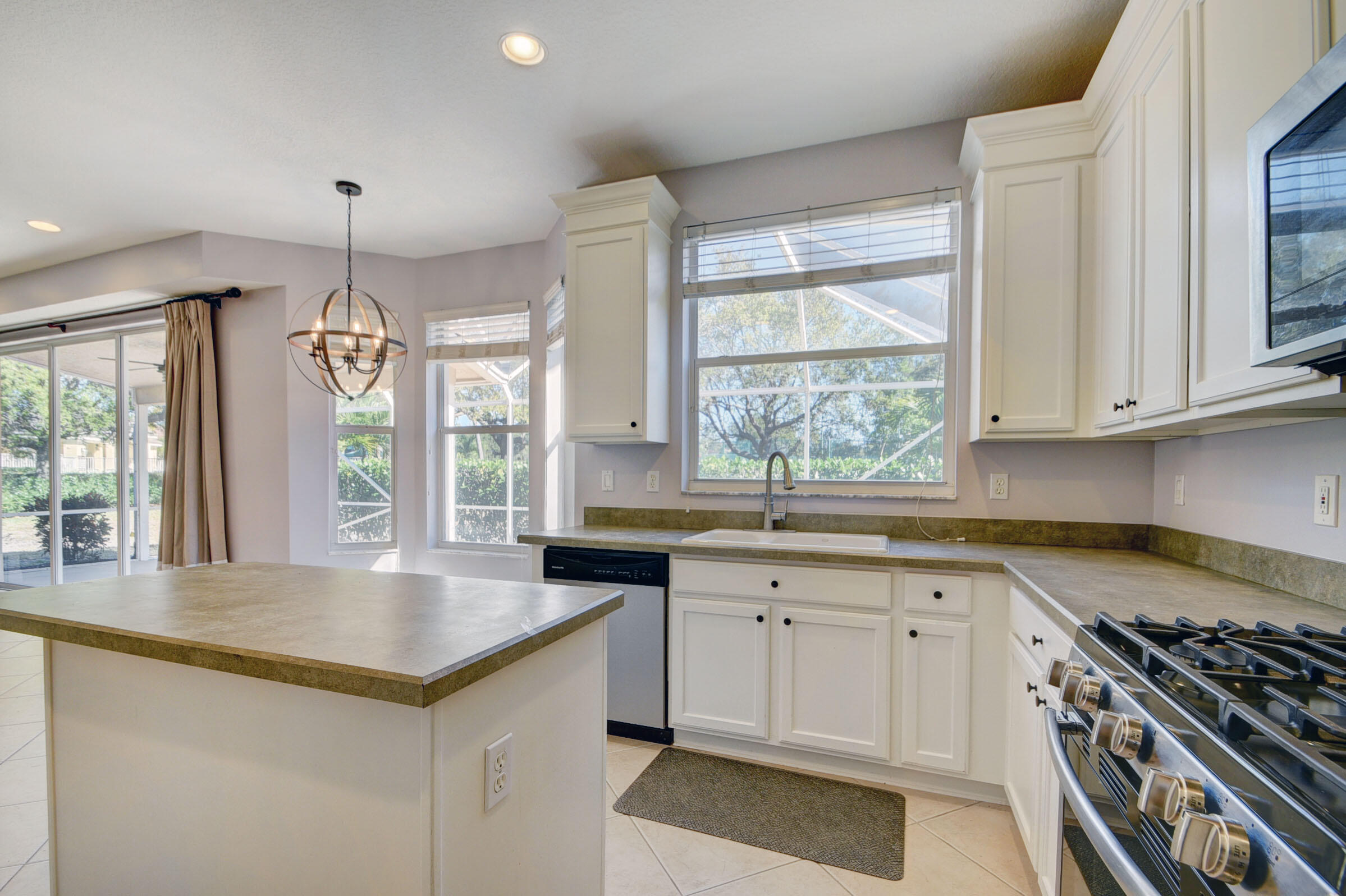 3613 Burchs Cove