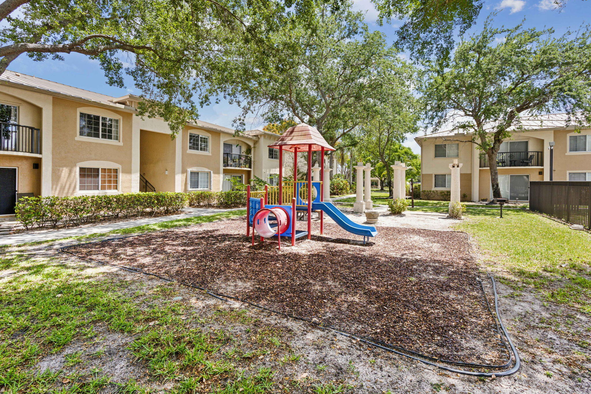 1700 Crestwood Court S 1707