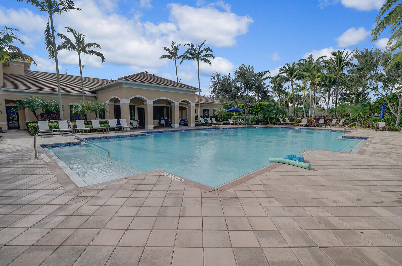 8122 Santalo Cove Court