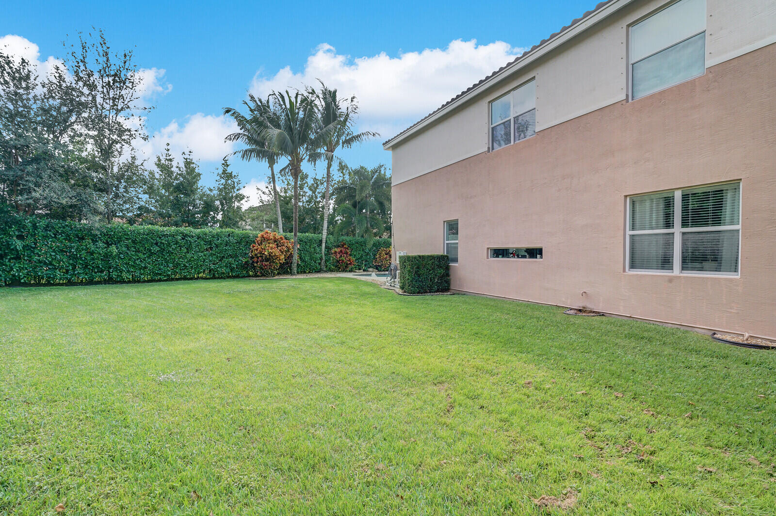 8122 Santalo Cove Court