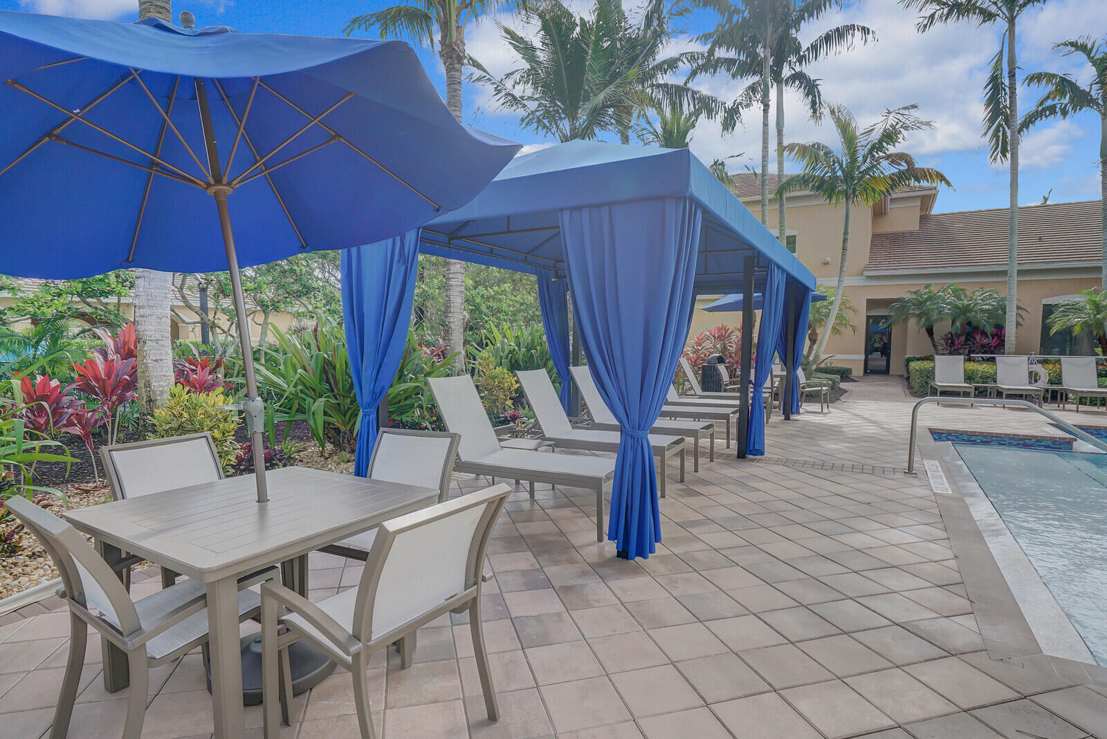 8122 Santalo Cove Court
