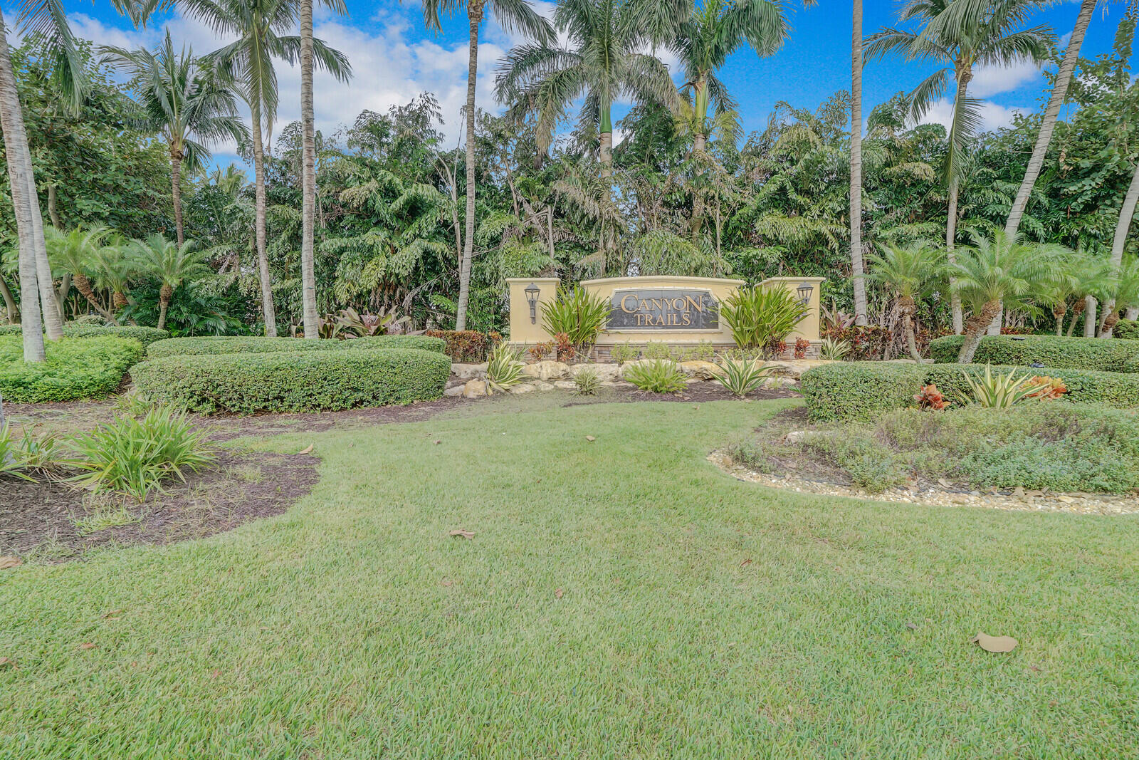 8122 Santalo Cove Court