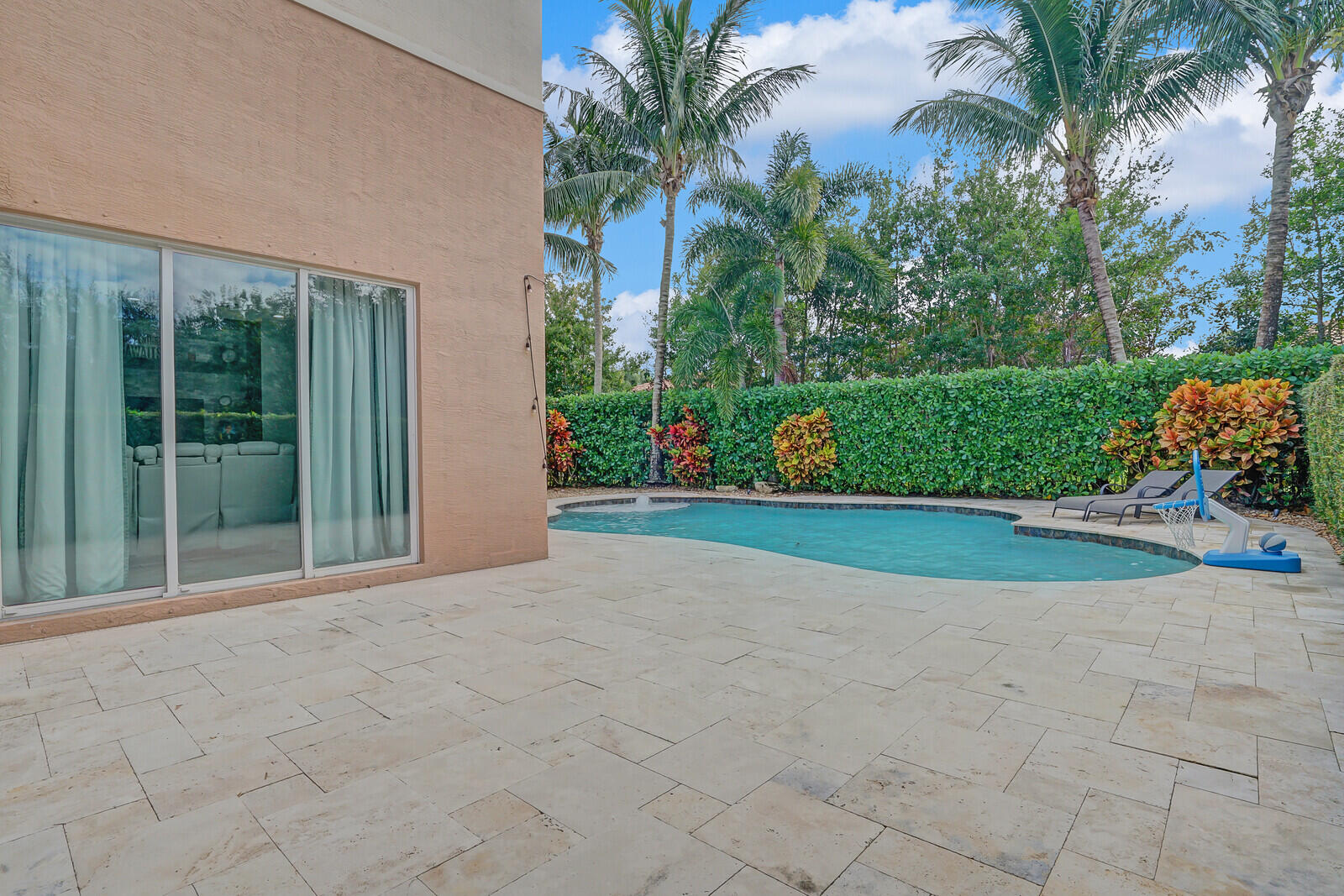 8122 Santalo Cove Court