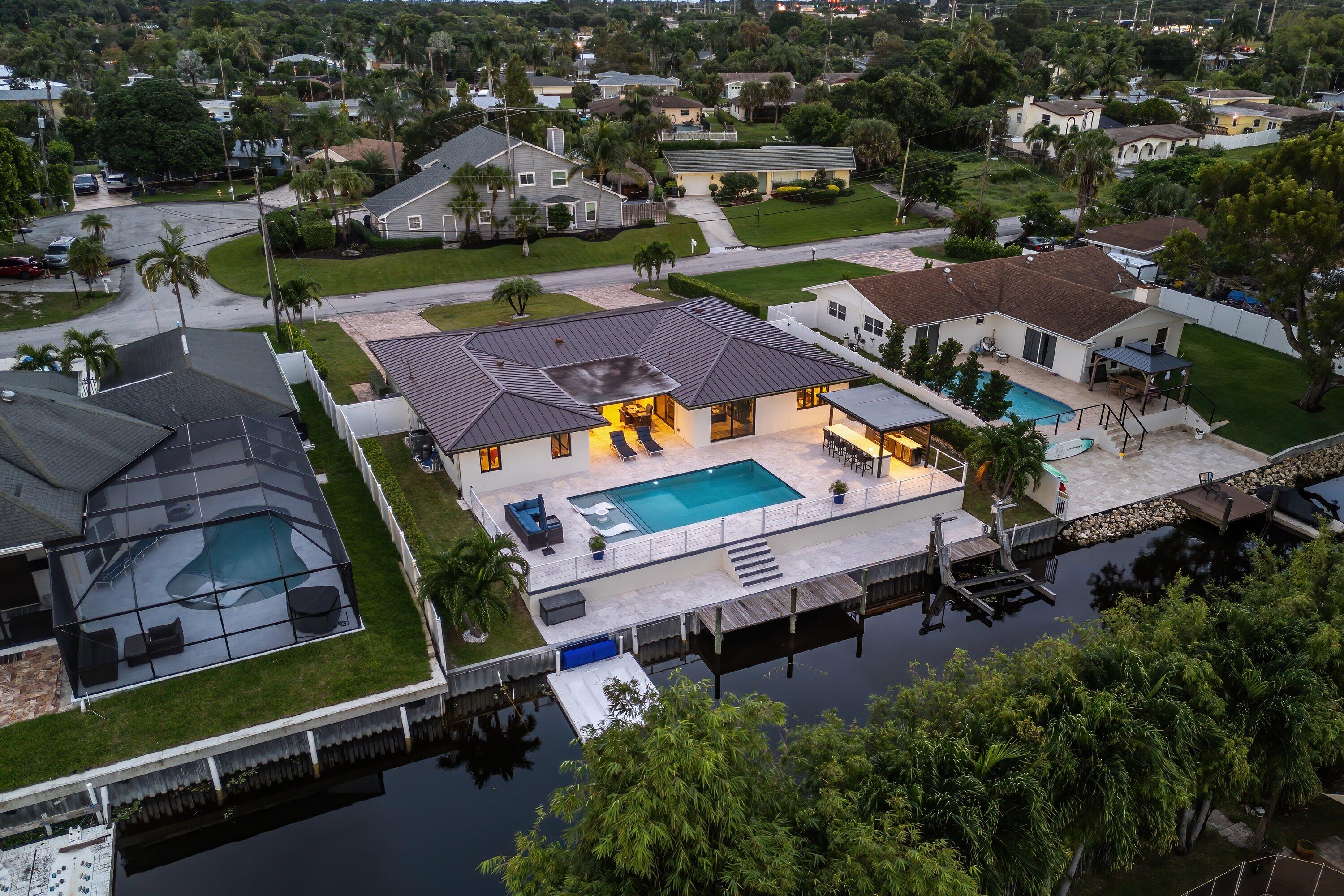 6853 Bayshore Drive