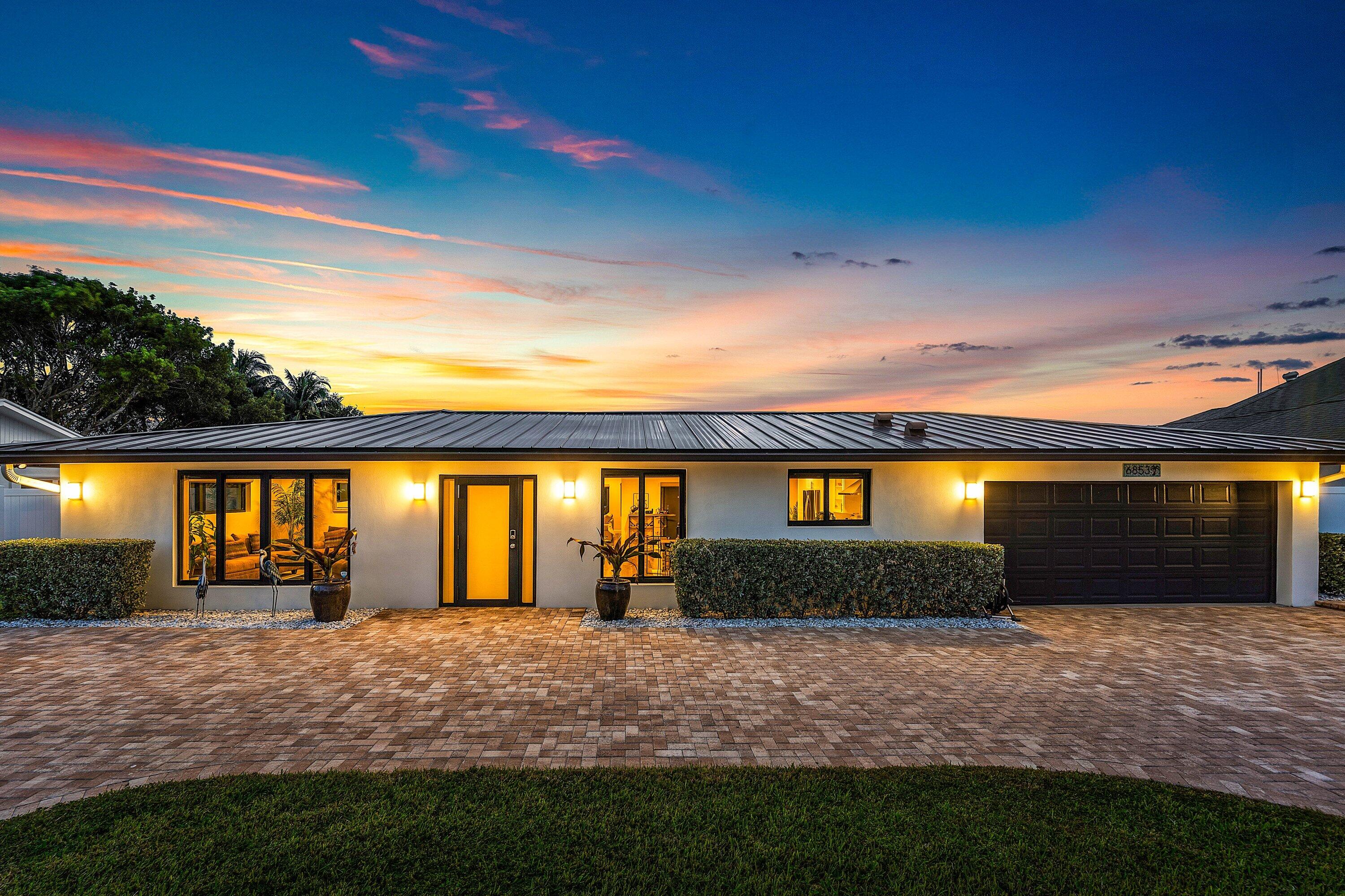 6853 Bayshore Drive