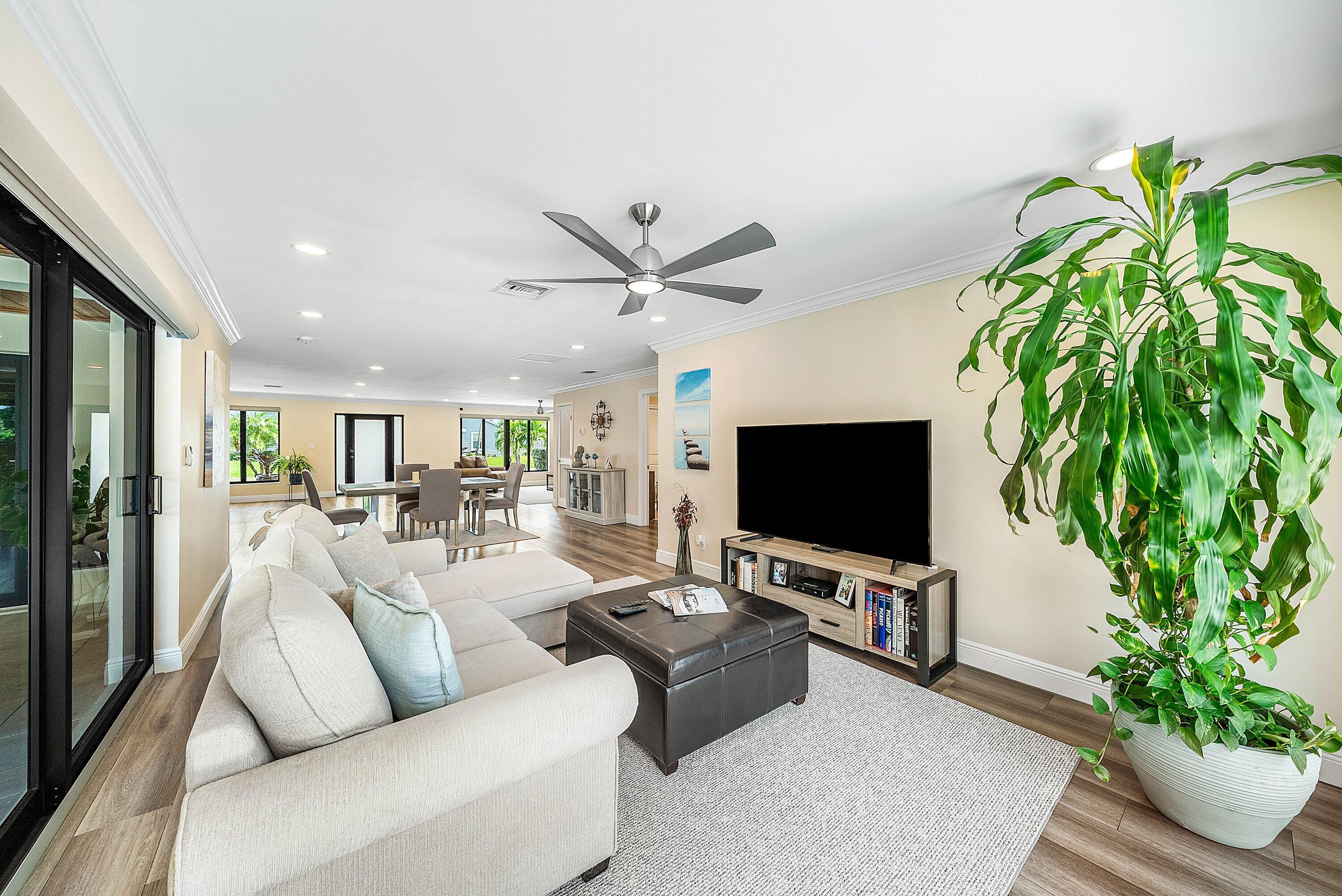 6853 Bayshore Drive