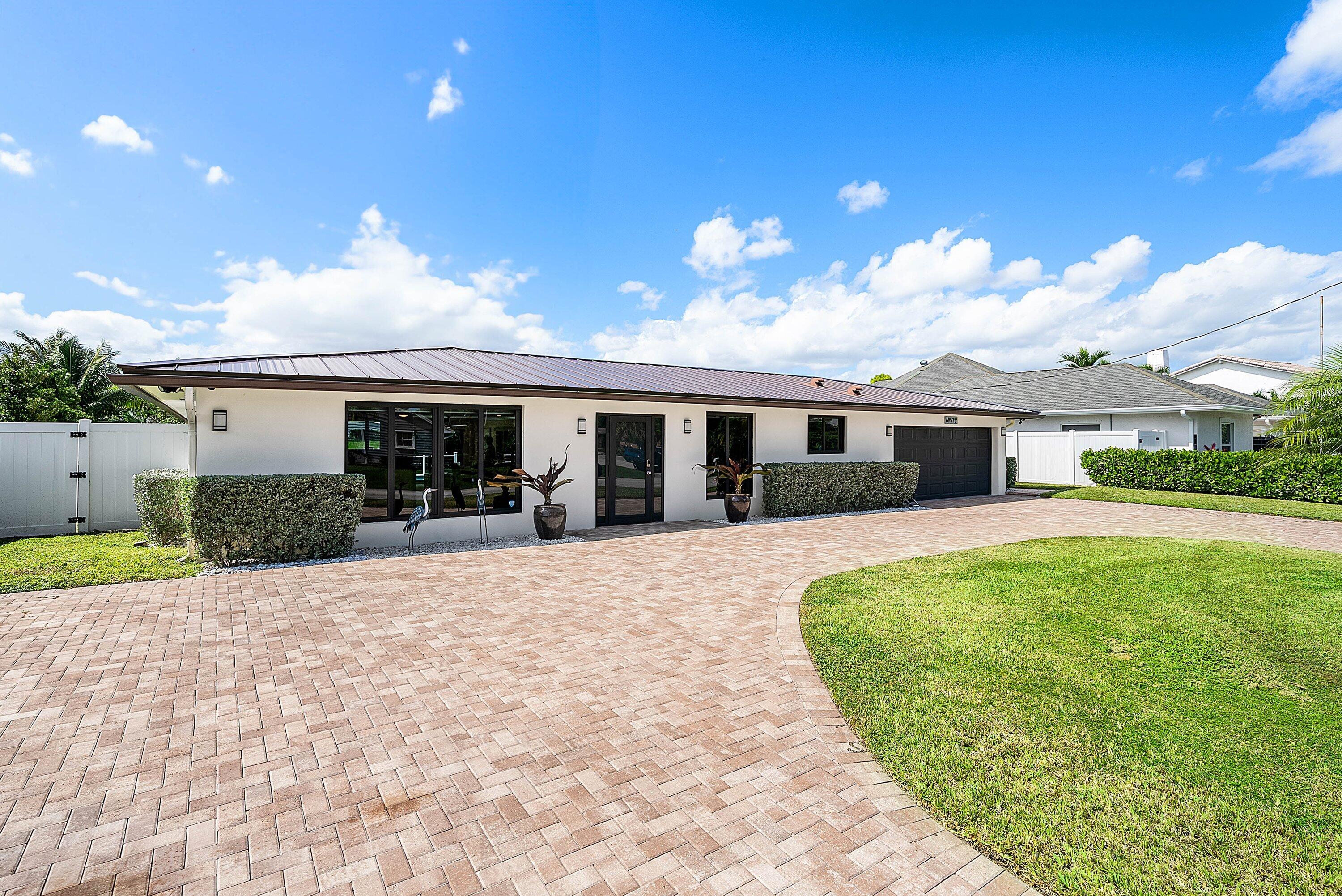 6853 Bayshore Drive