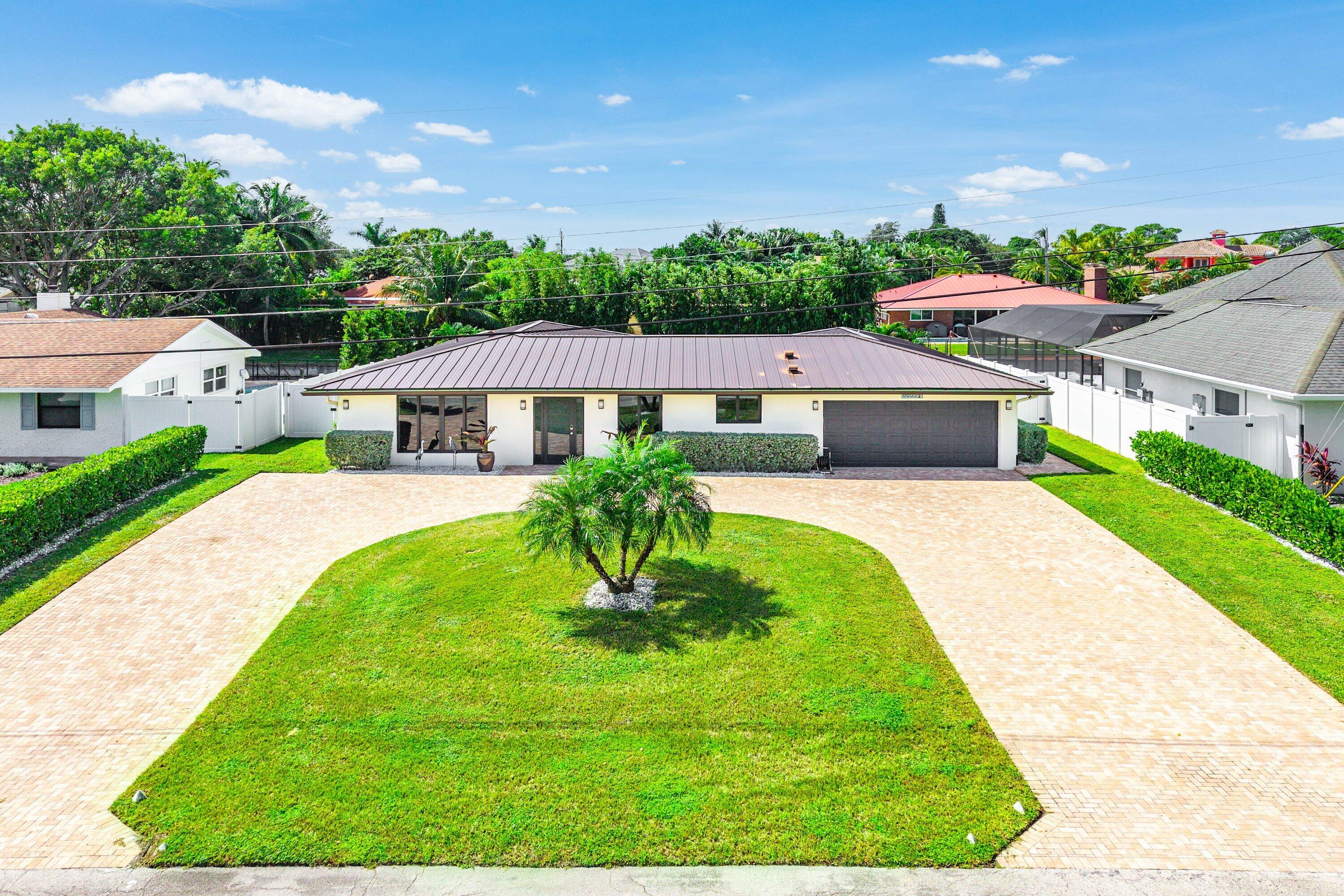 6853 Bayshore Drive