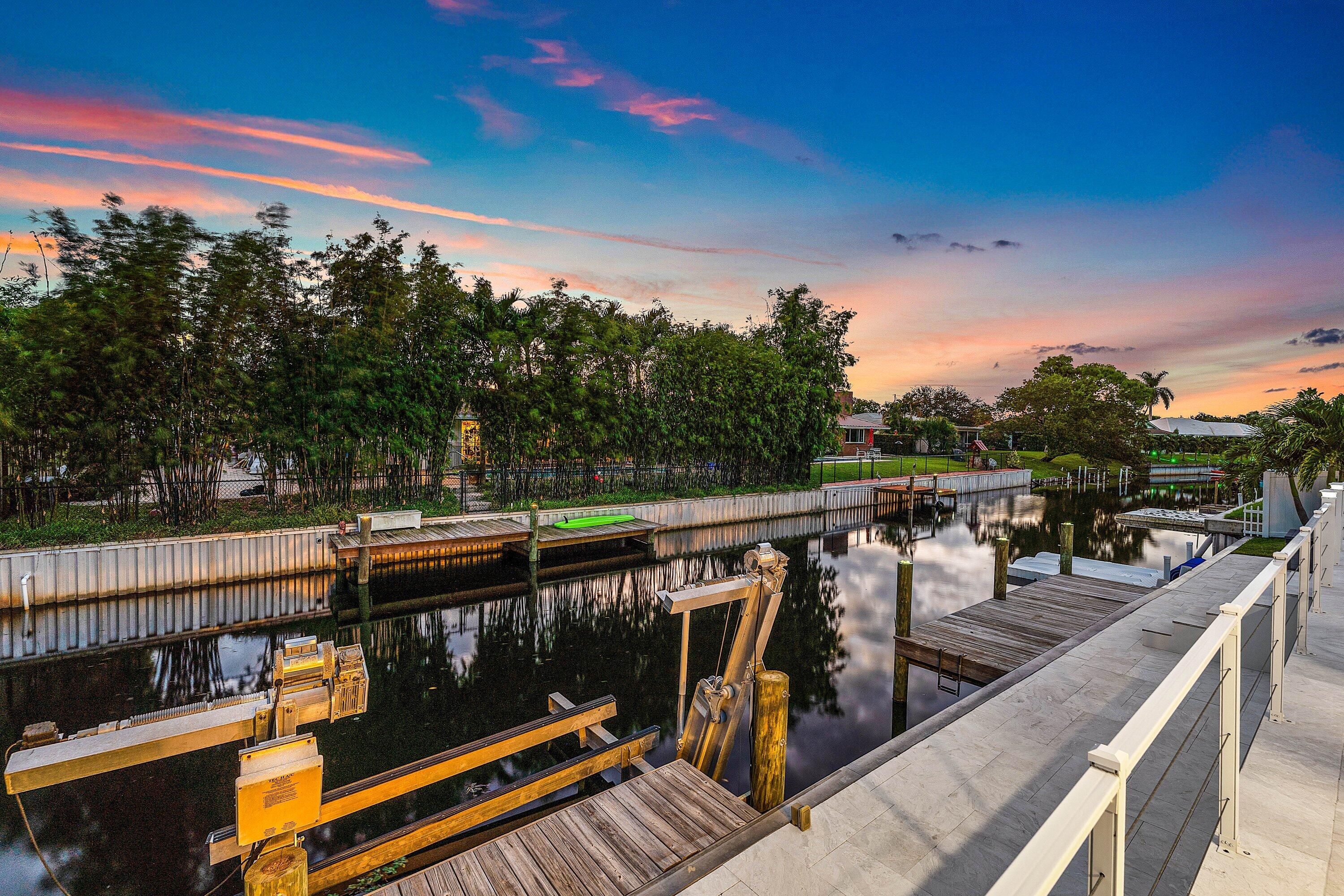 6853 Bayshore Drive
