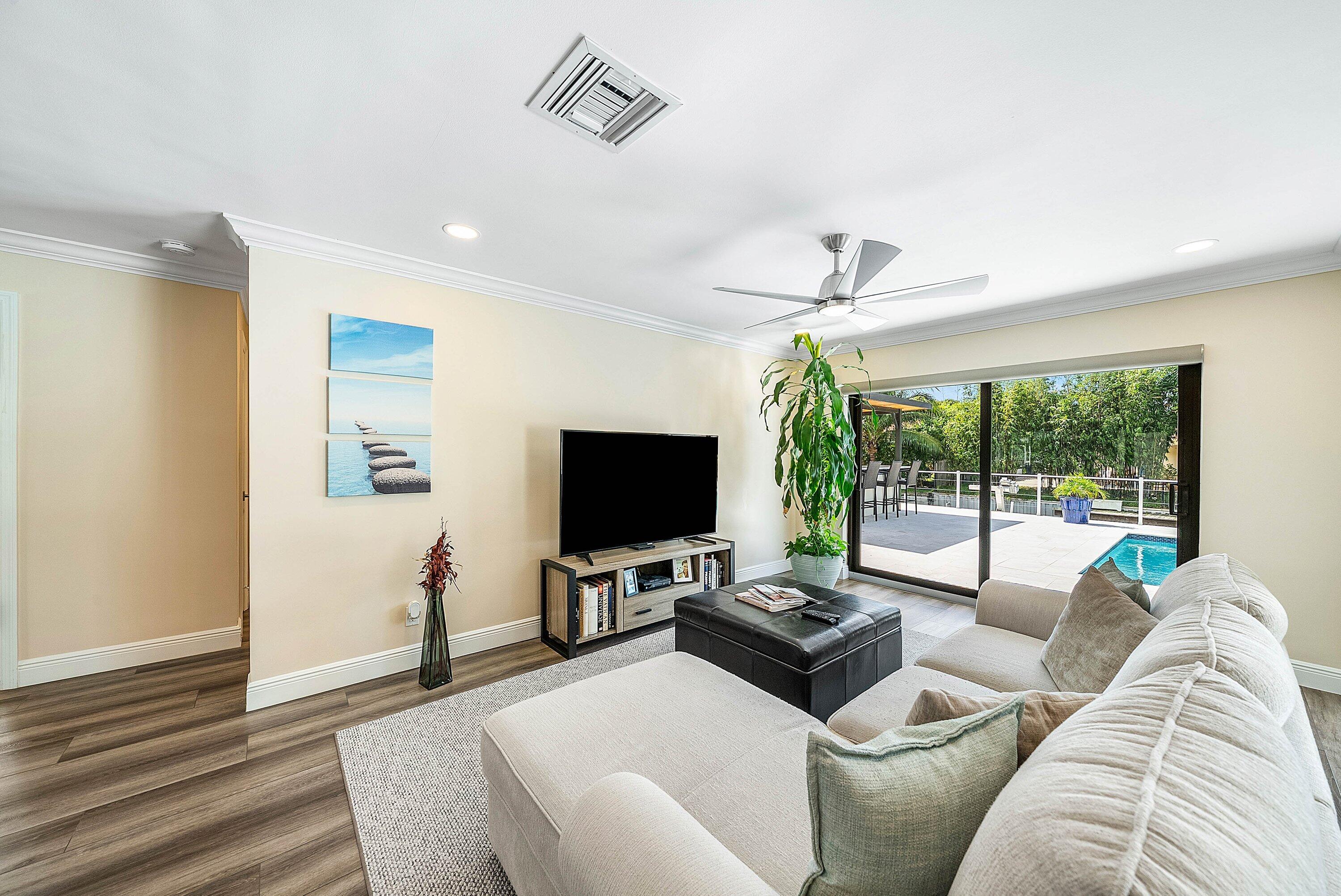 6853 Bayshore Drive