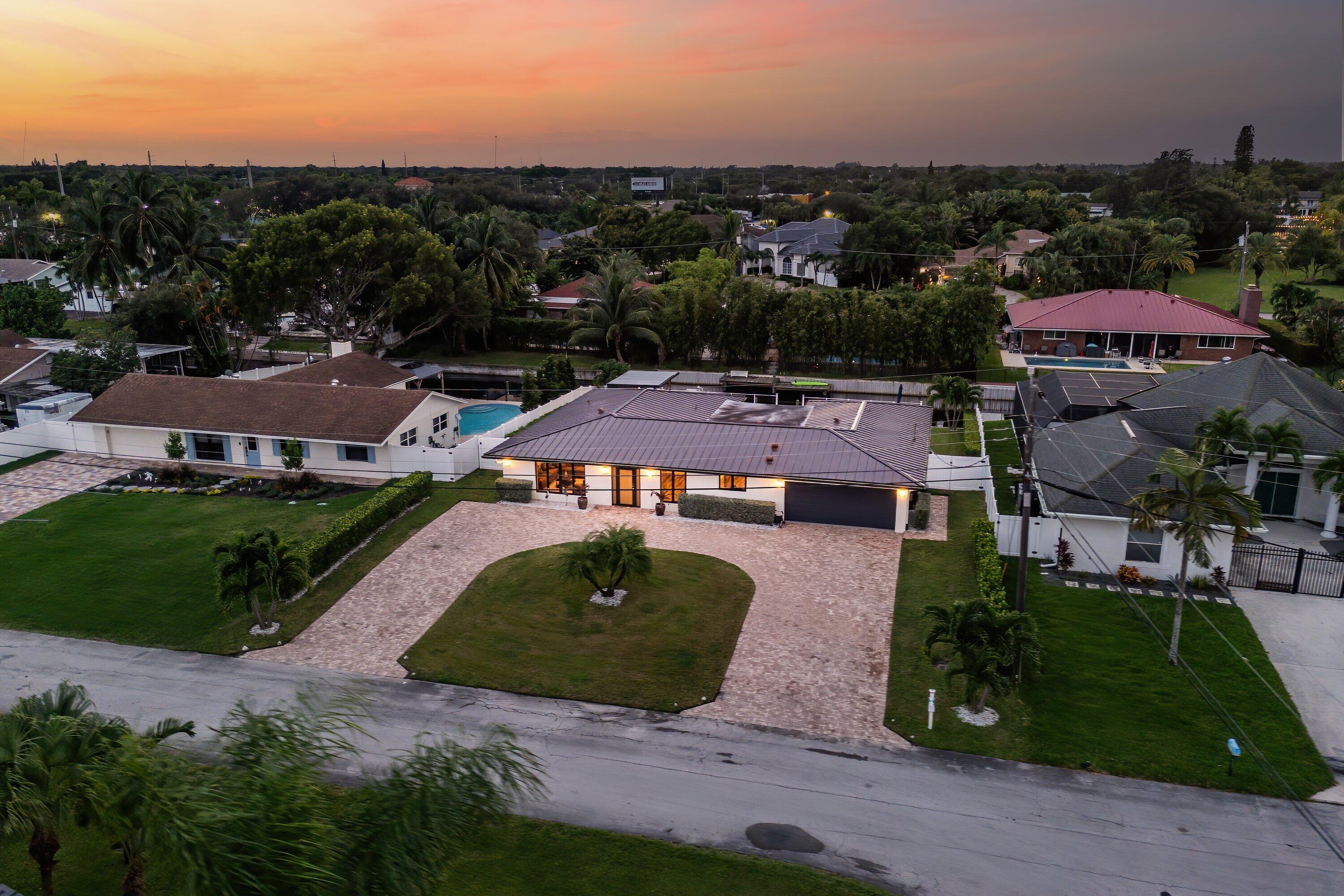 6853 Bayshore Drive