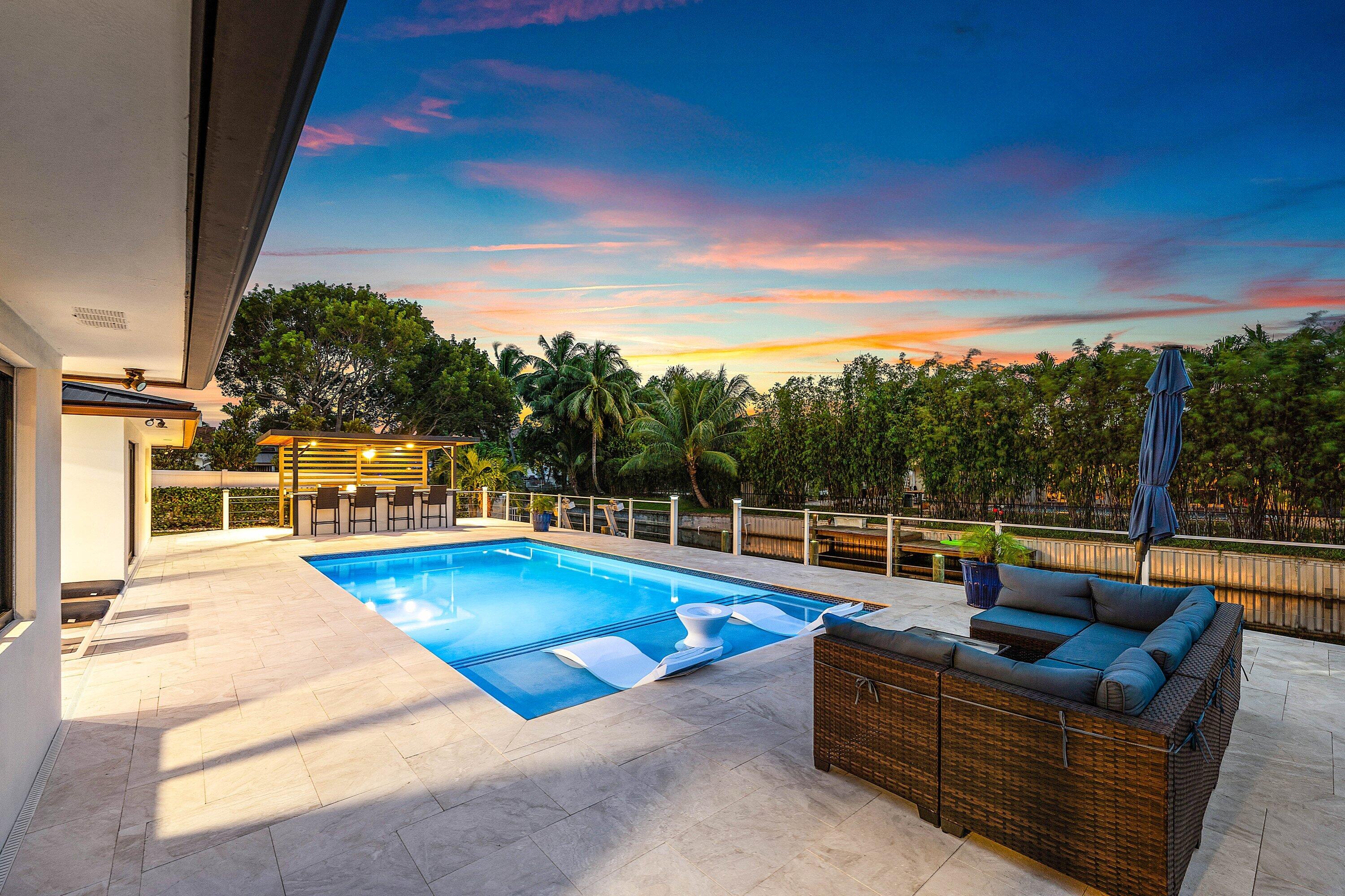 6853 Bayshore Drive