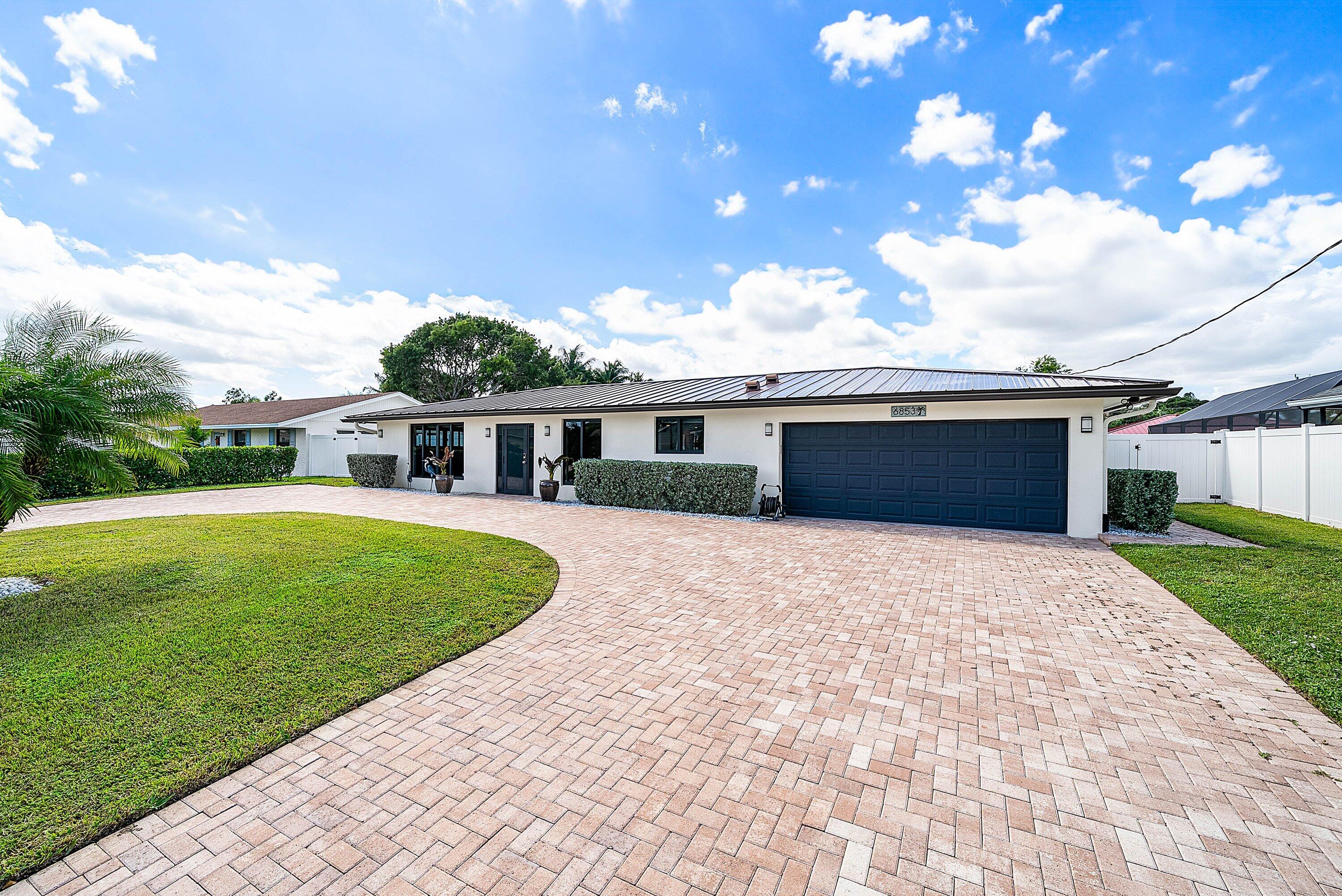 6853 Bayshore Drive