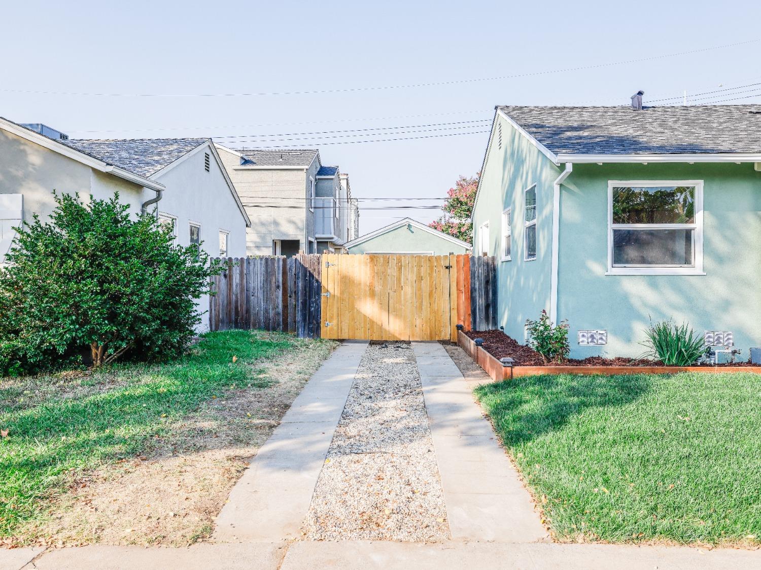 3435 Truckee Way