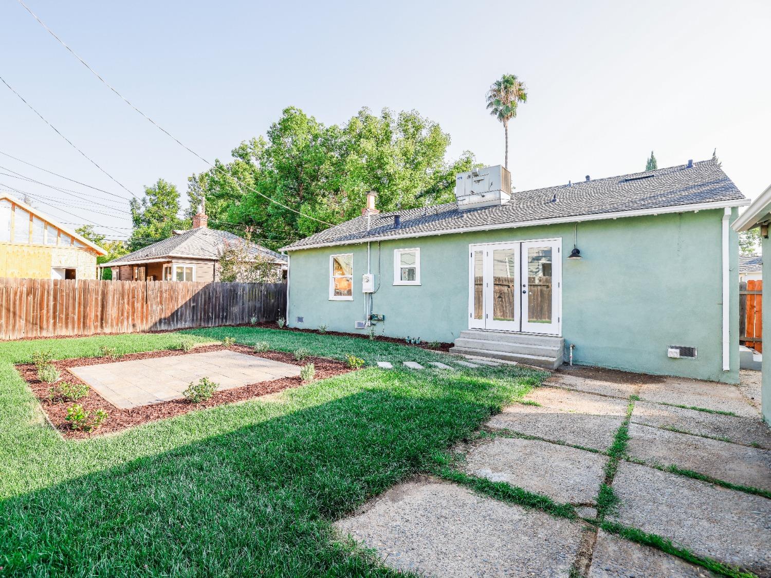 3435 Truckee Way