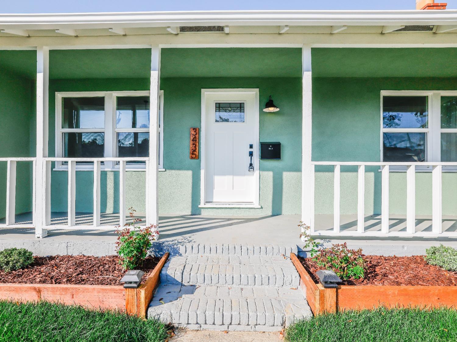 3435 Truckee Way