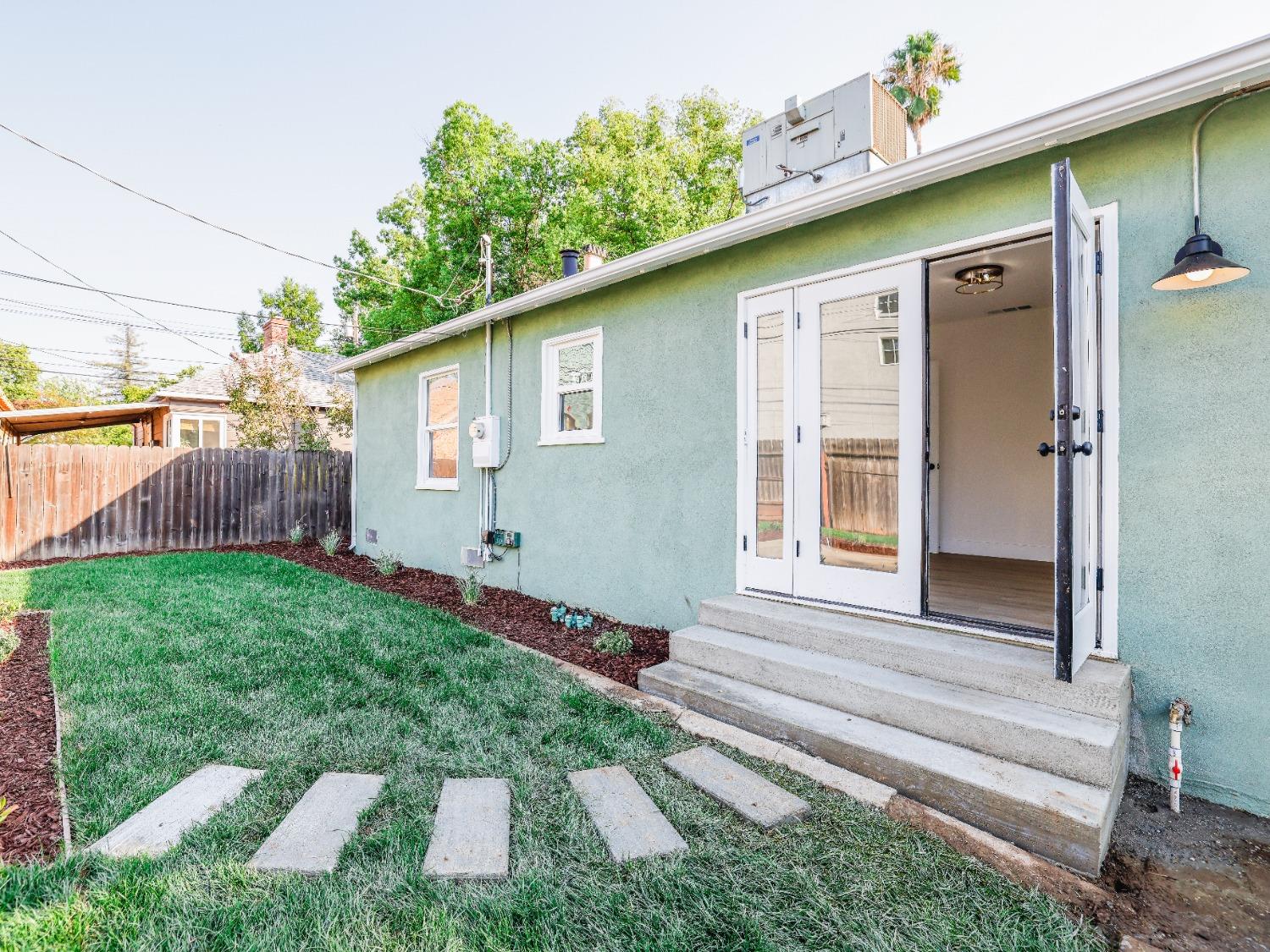 3435 Truckee Way
