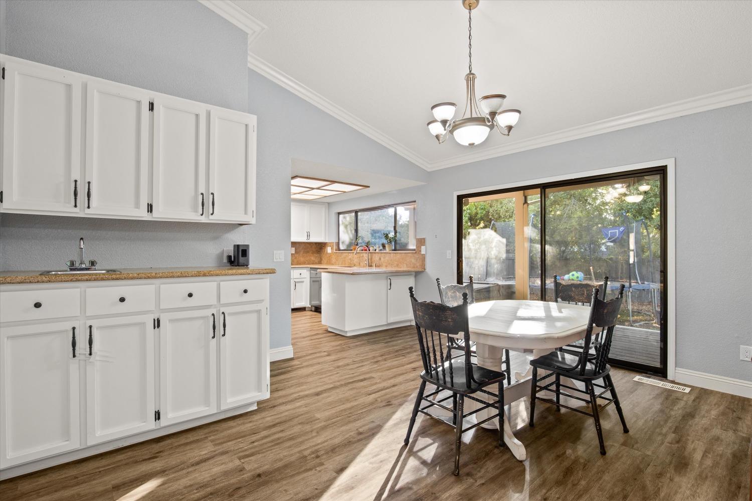 6133 Kifisia Way