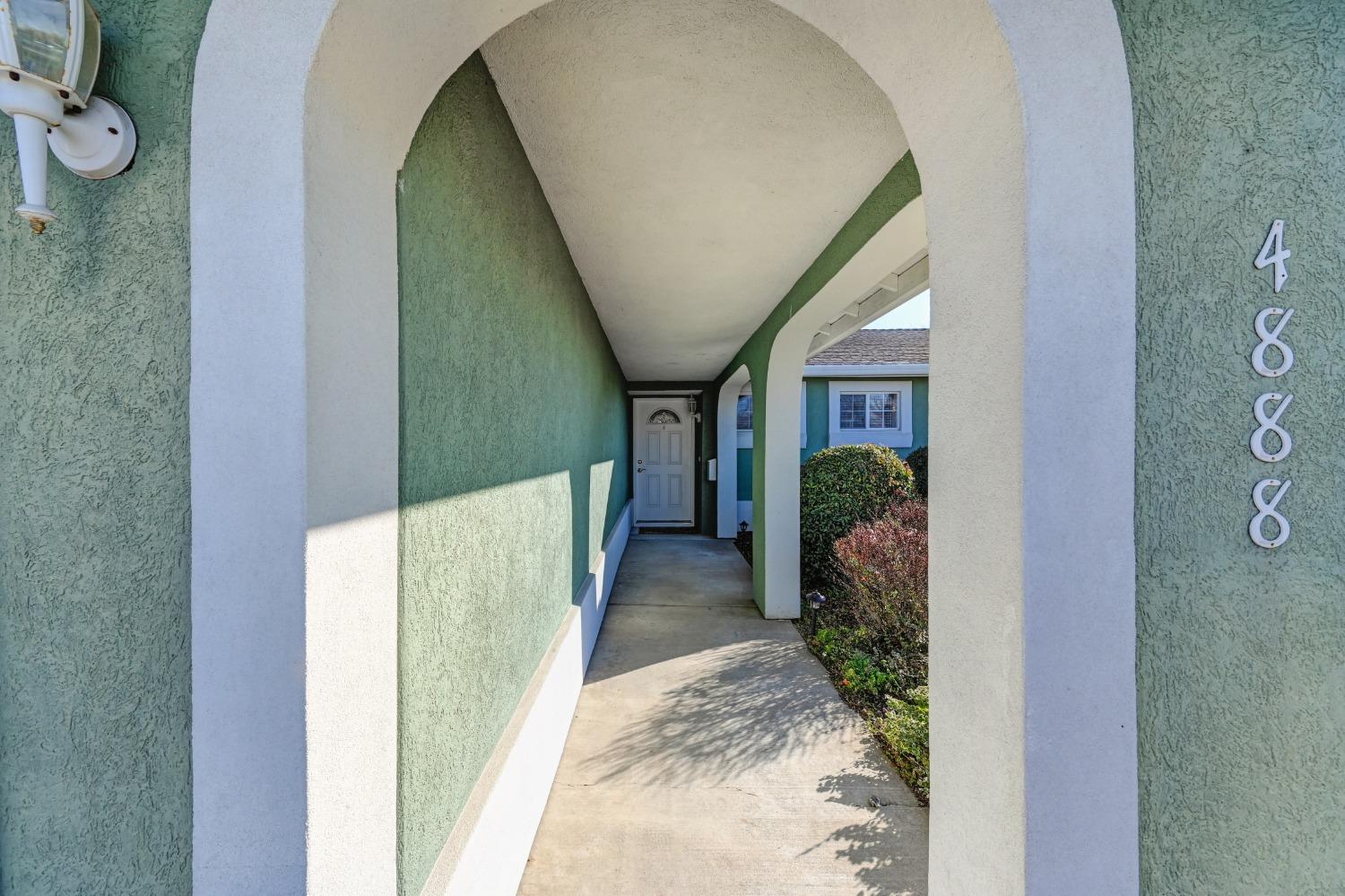 4888 Vogelsang Drive