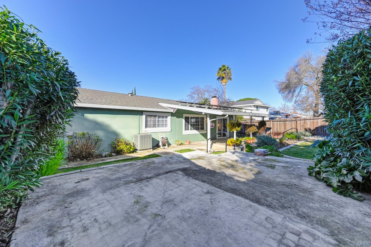 4888 Vogelsang Drive