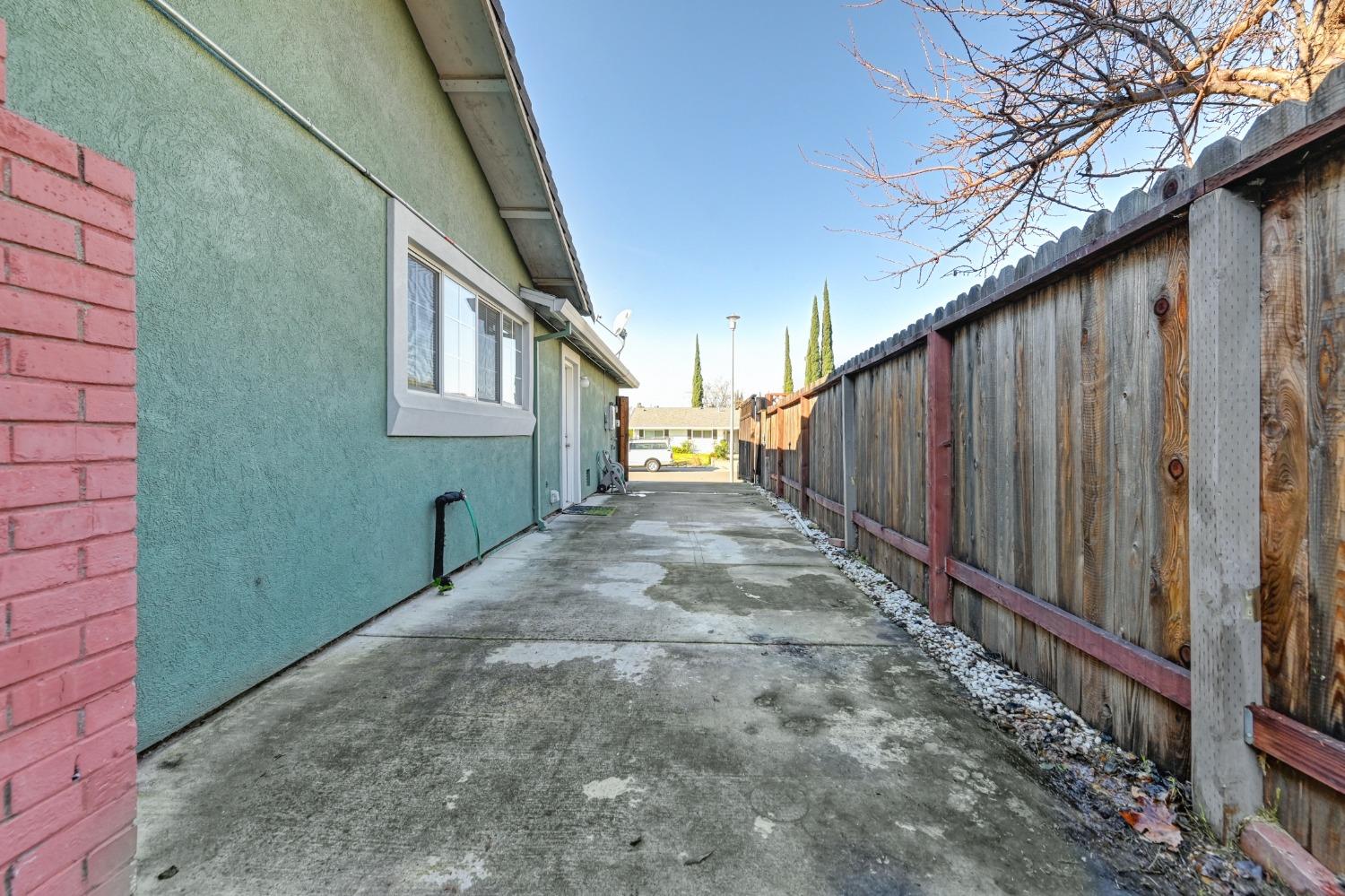 4888 Vogelsang Drive