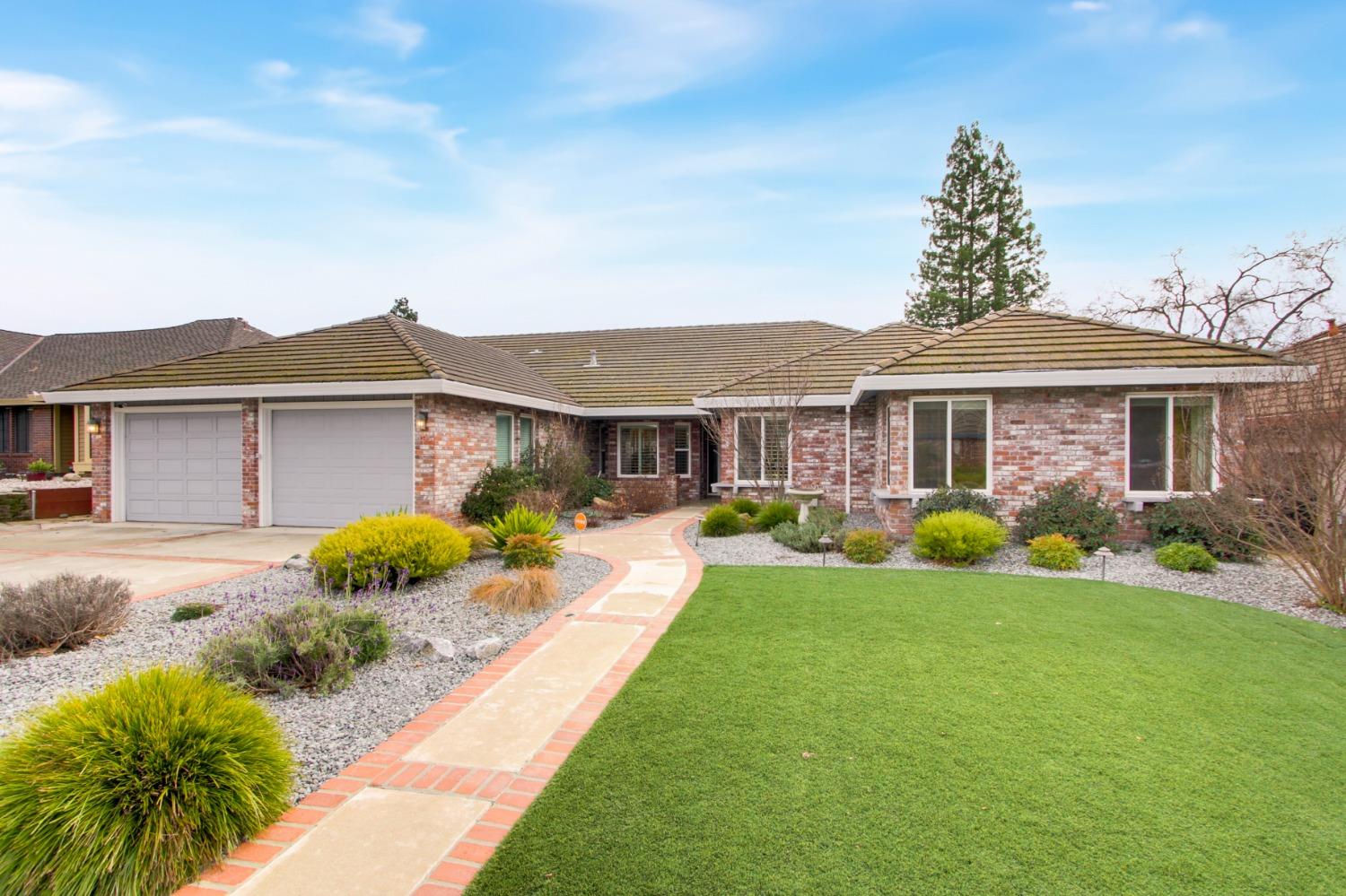 1036 Kensington Drive