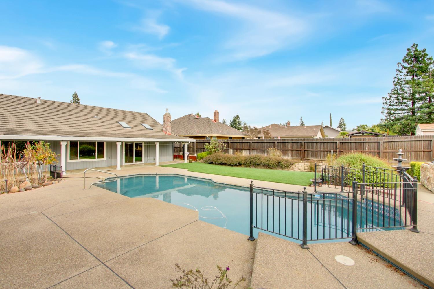 1036 Kensington Drive