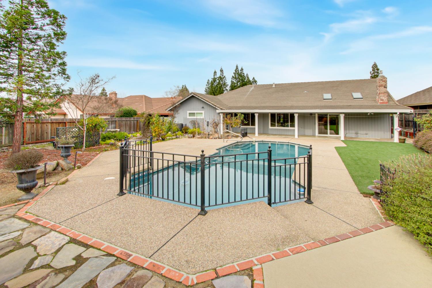 1036 Kensington Drive